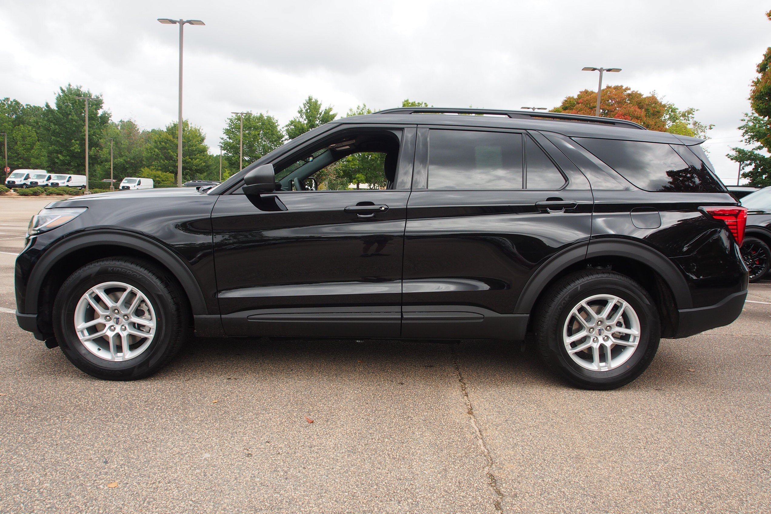 2027 Ford Explorer Active w/200A Pkg