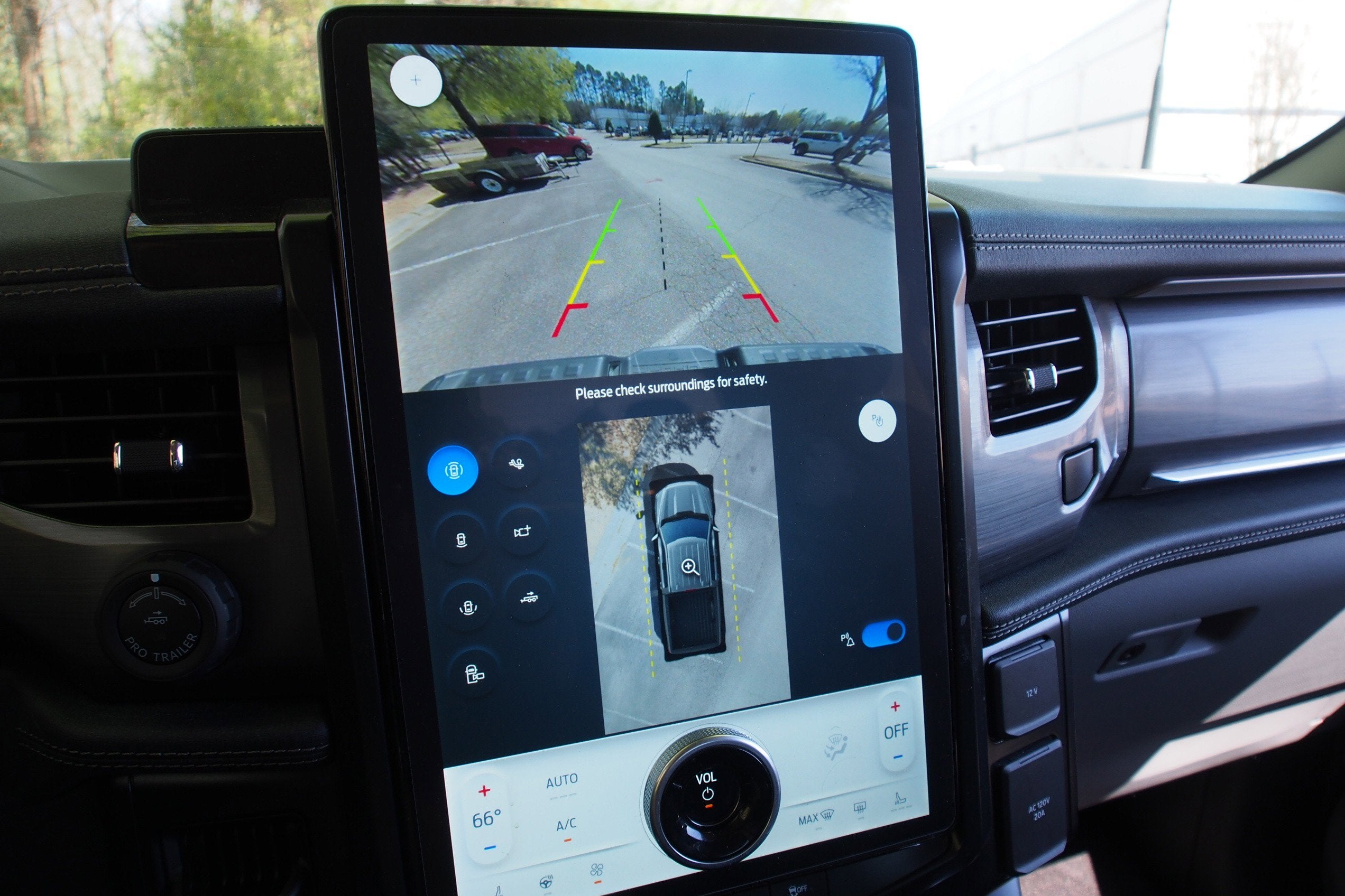 2024 Ford F-150 Lightning Flash