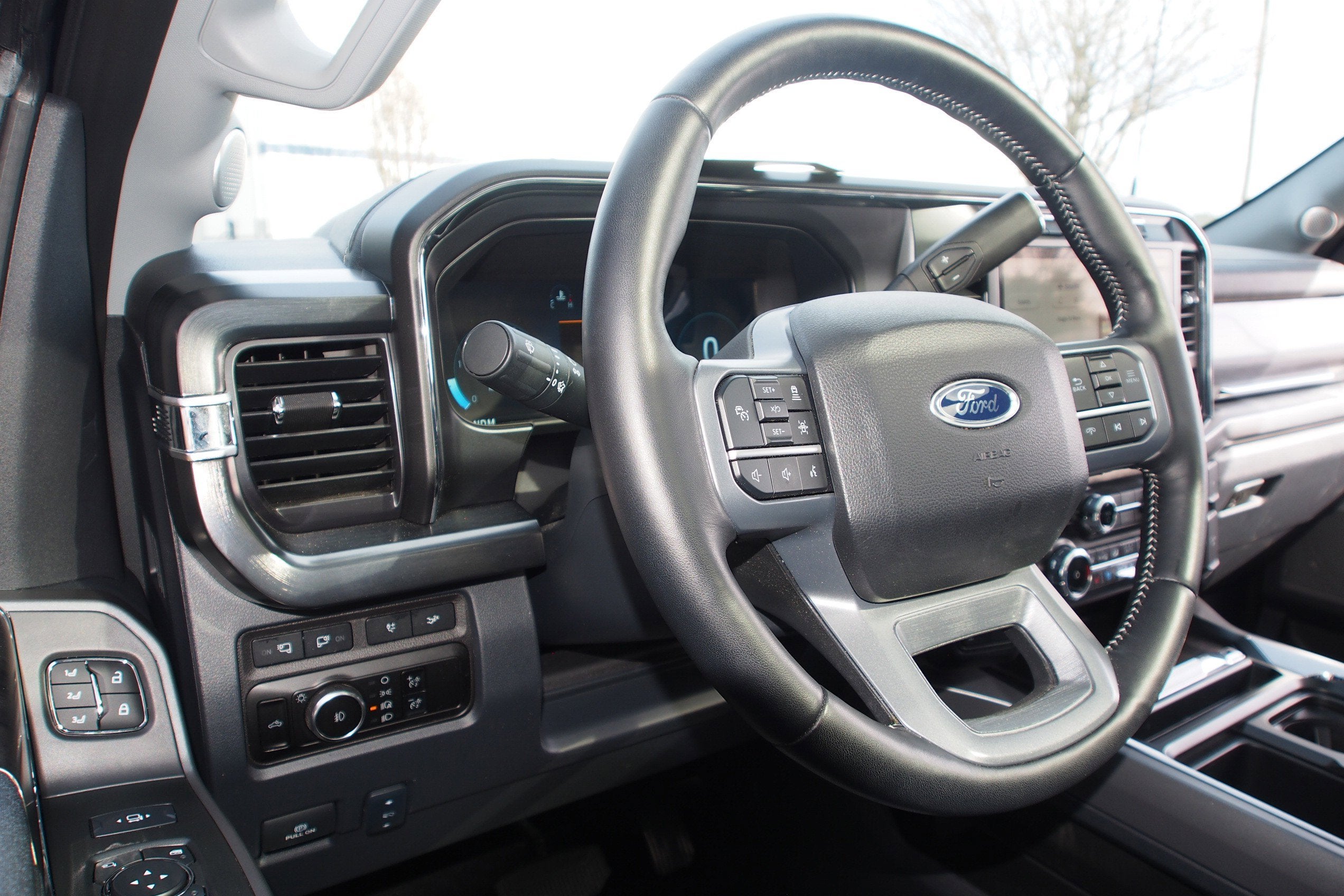 2024 Ford Super Duty F-350 SRW LARIAT