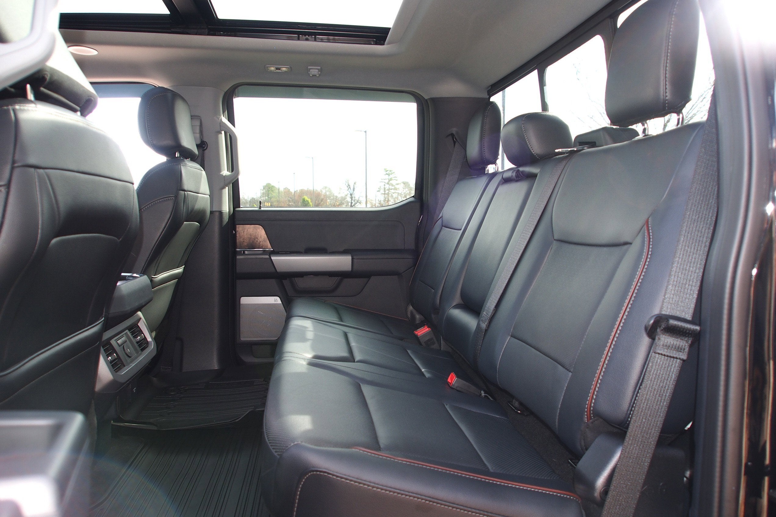 2024 Ford Super Duty F-350 SRW LARIAT