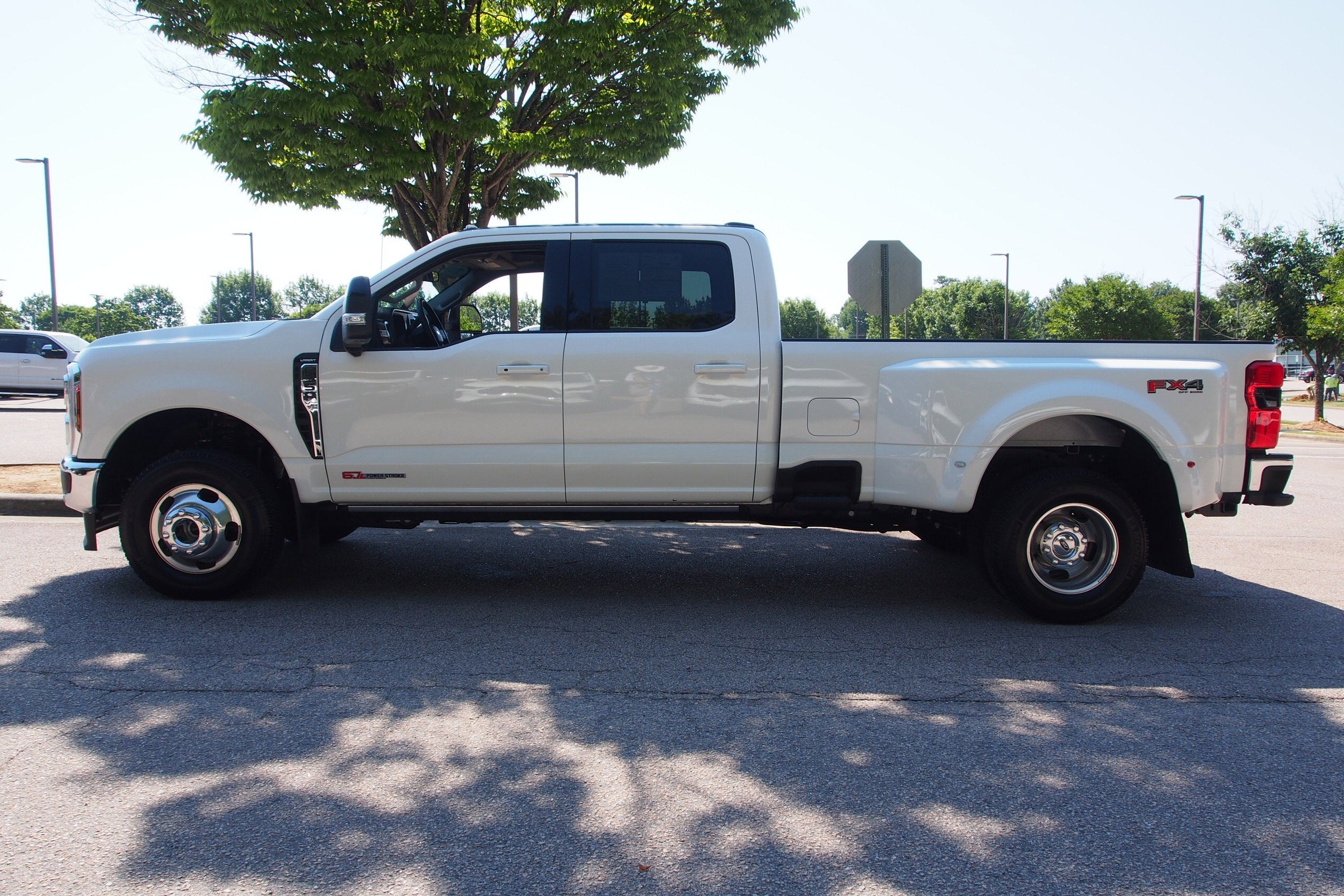 2025 Ford Super Duty F-350 DRW LARIAT
