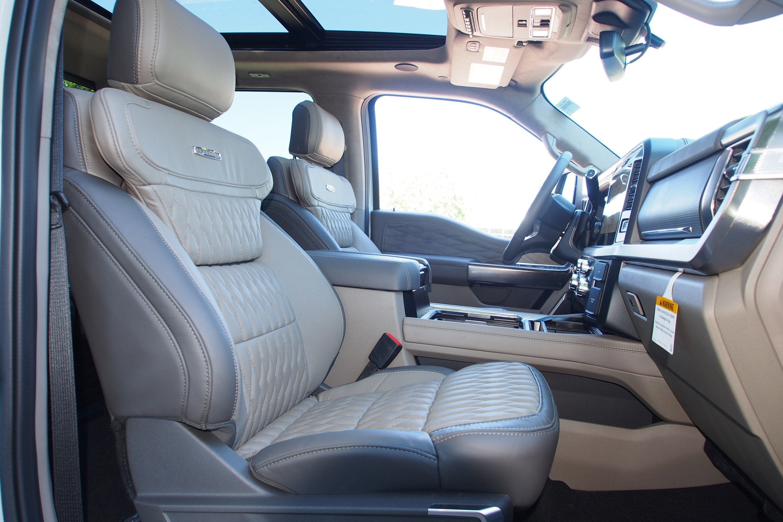 2026 Ford Super Duty F-350 DRW Platinum