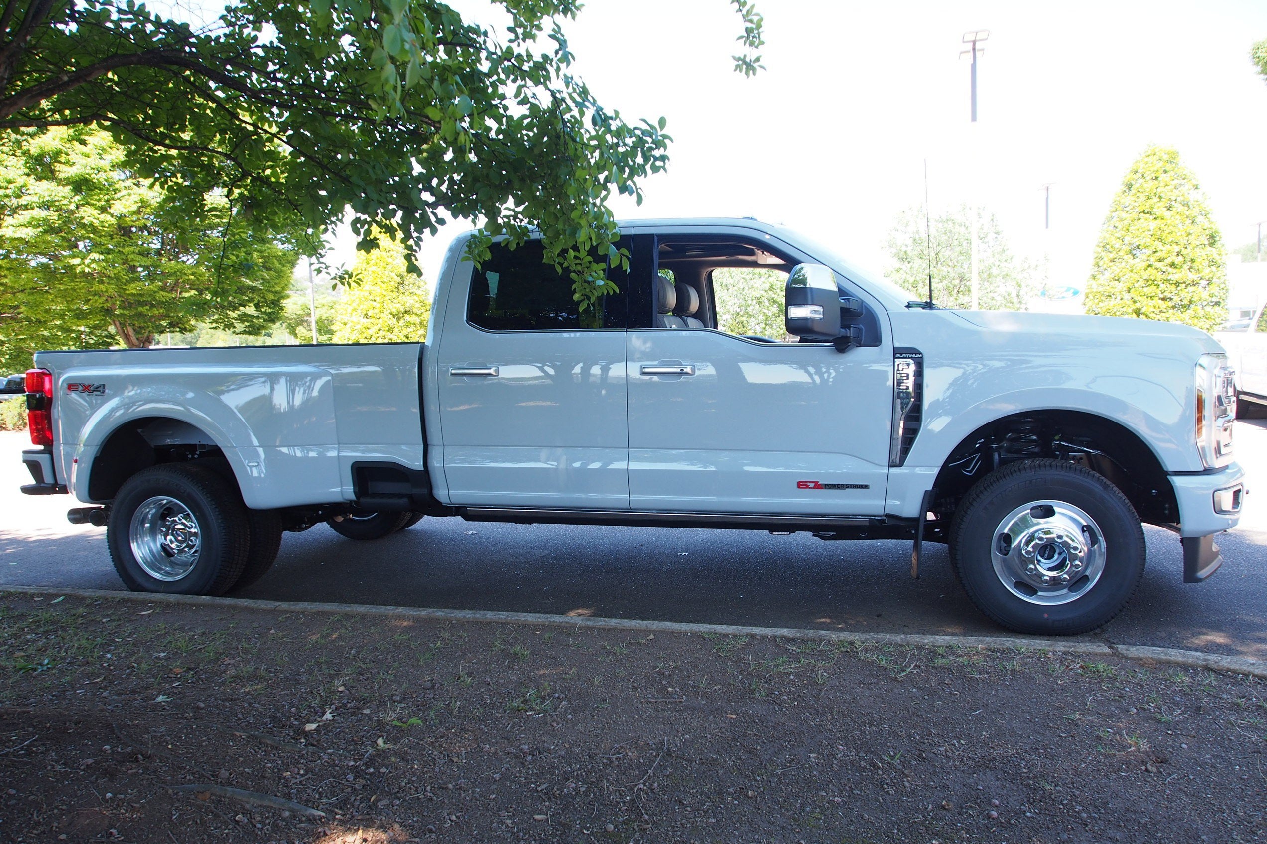2026 Ford Super Duty F-350 DRW Platinum