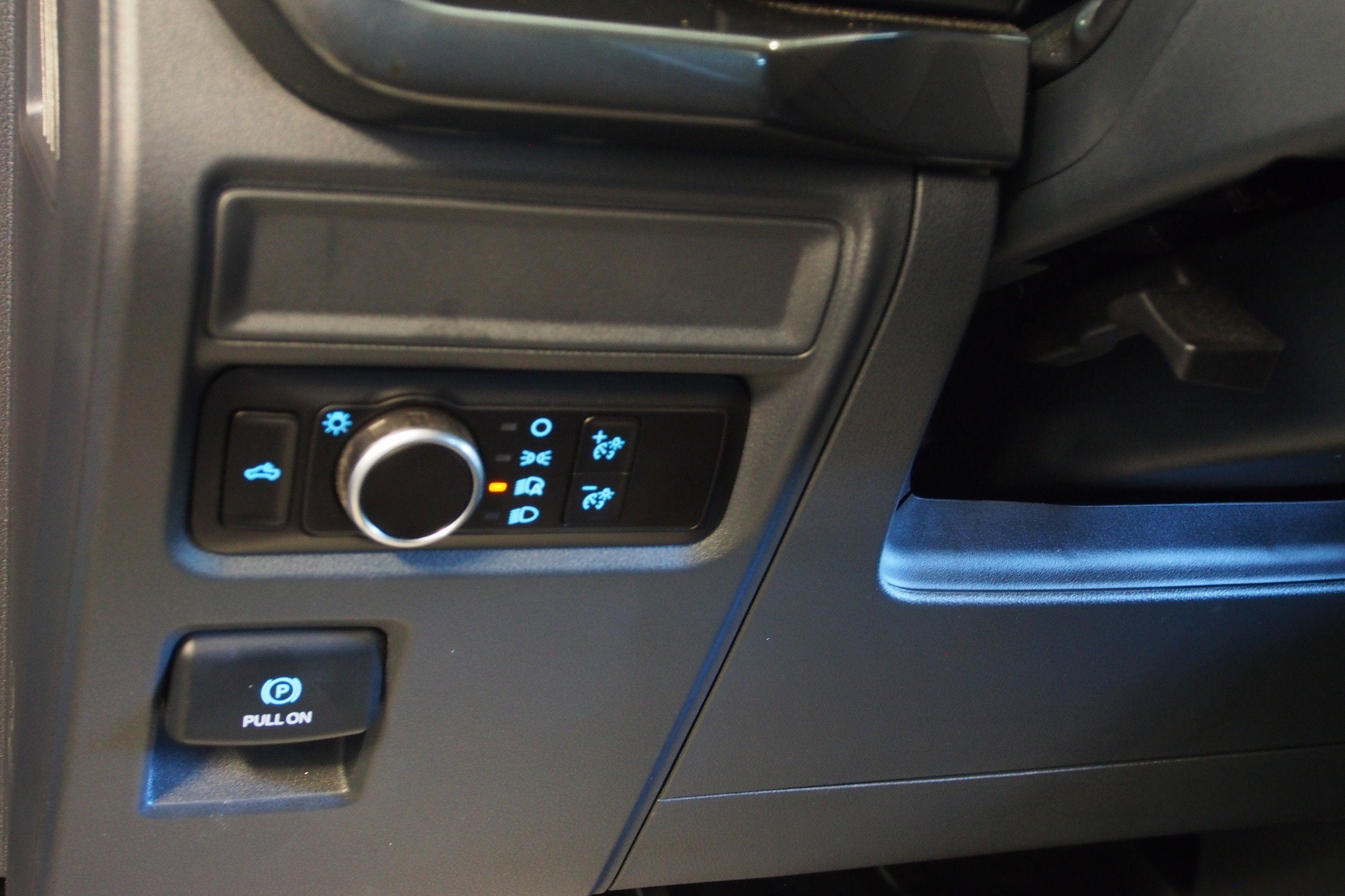 2026 Ford F-150 STX - Crossroads Courtesy Demo