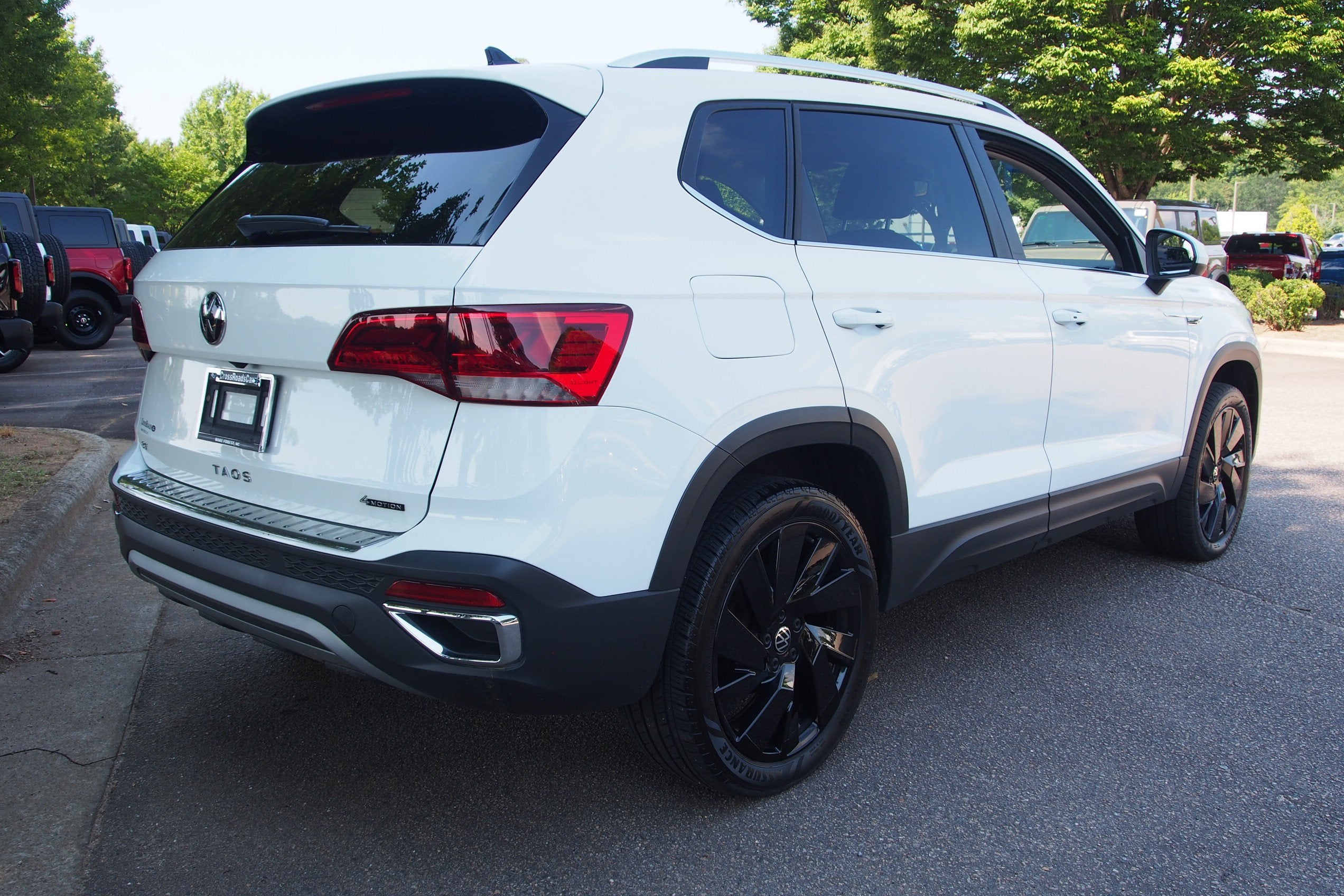 2023 Volkswagen Taos SE