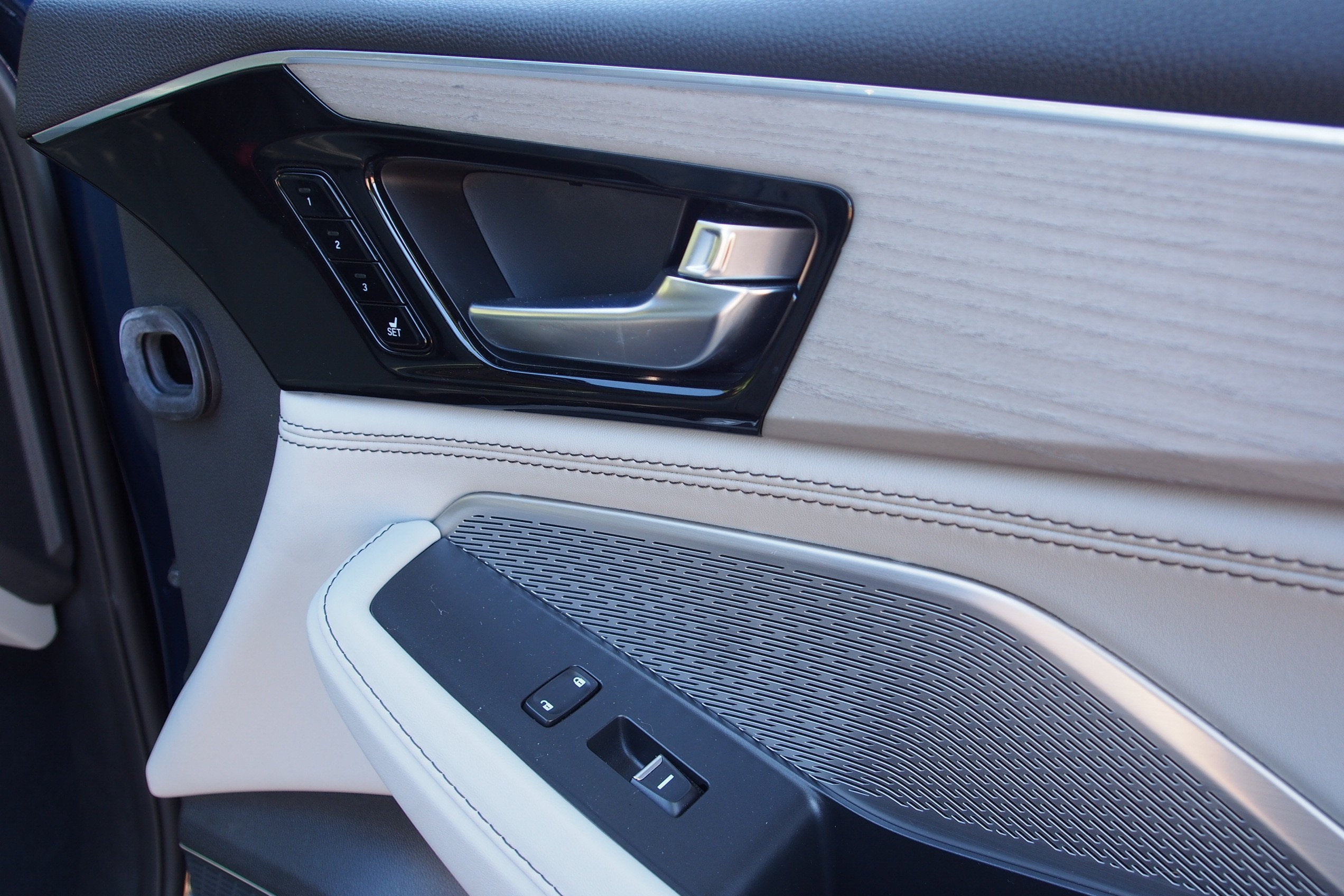 2023 Acura MDX w/Advance Package