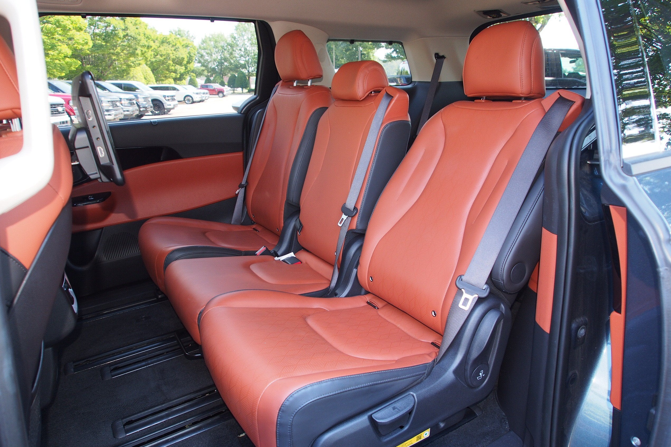2024 Kia Carnival SX