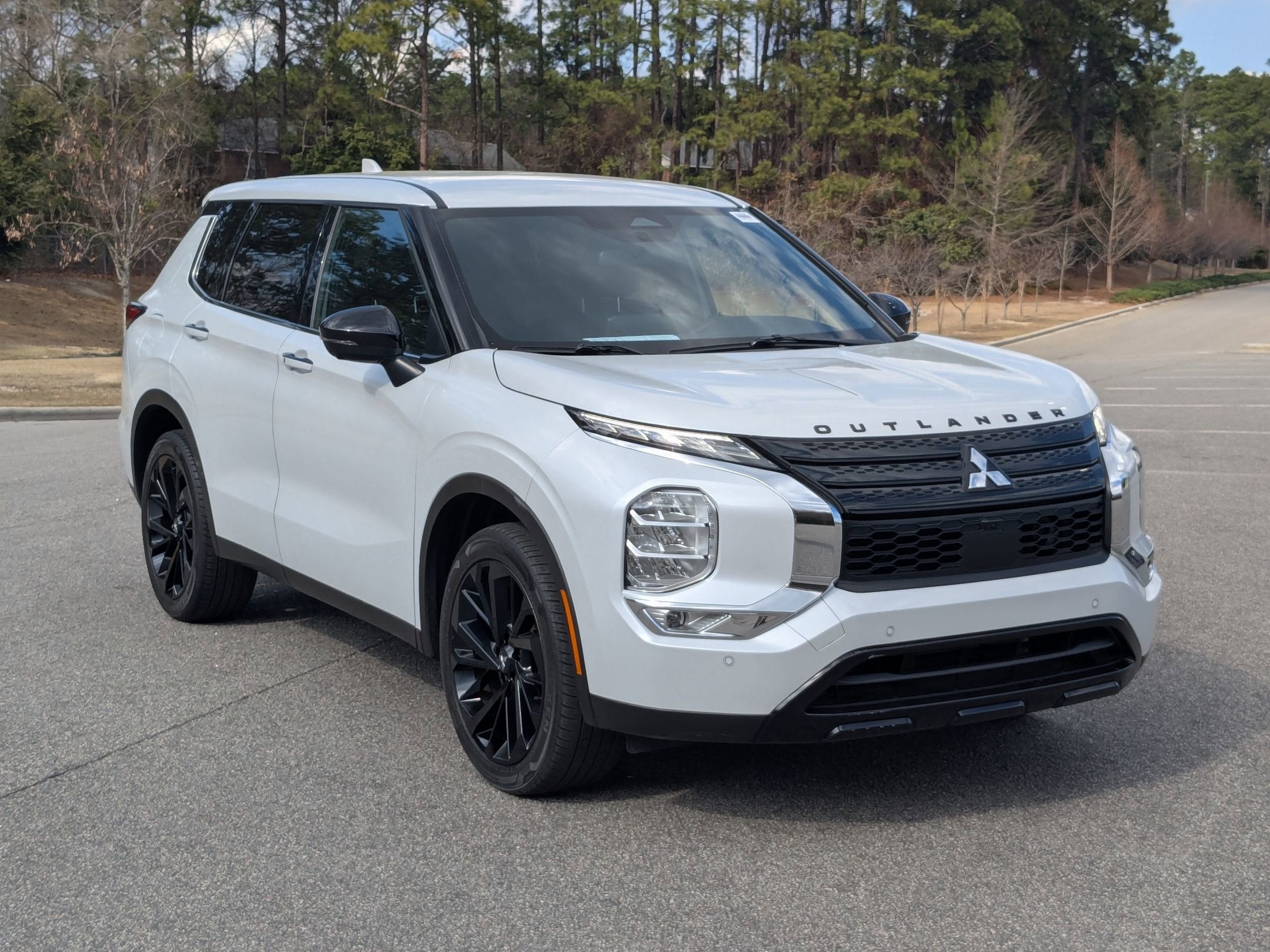 2023 Mitsubishi Outlander SE