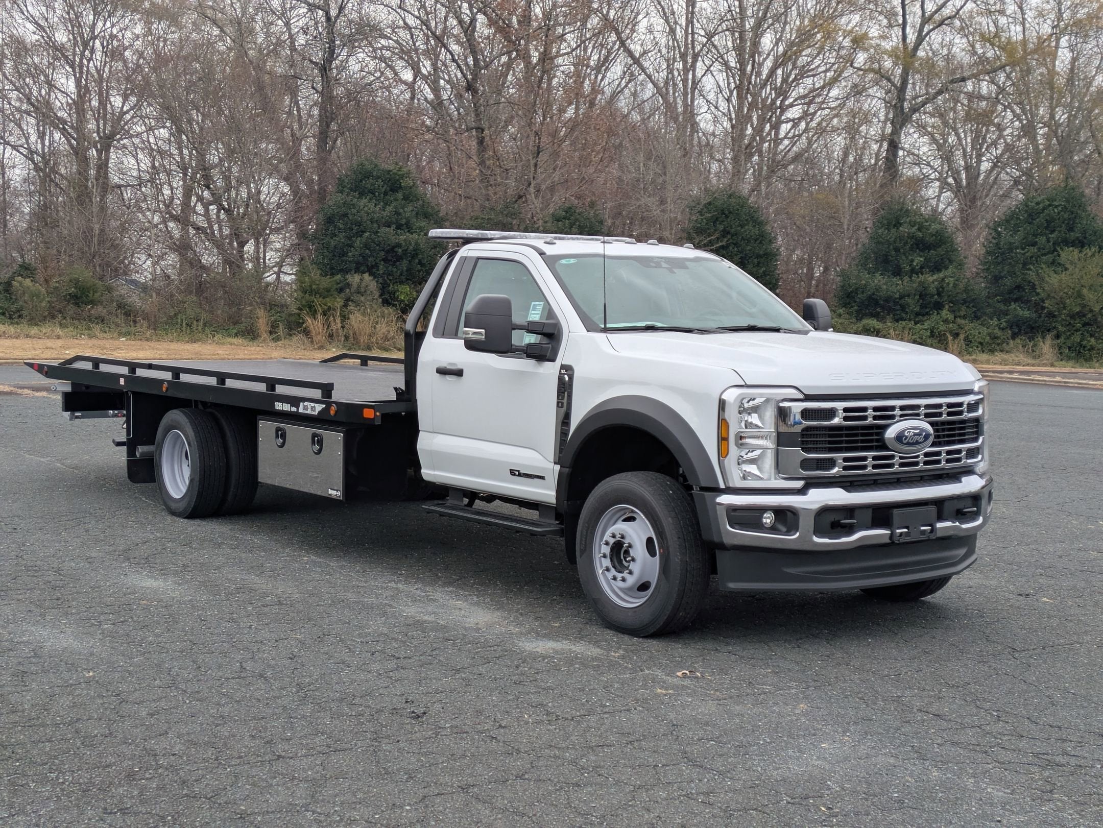 2025 Ford Super Duty F-600 DRW XL