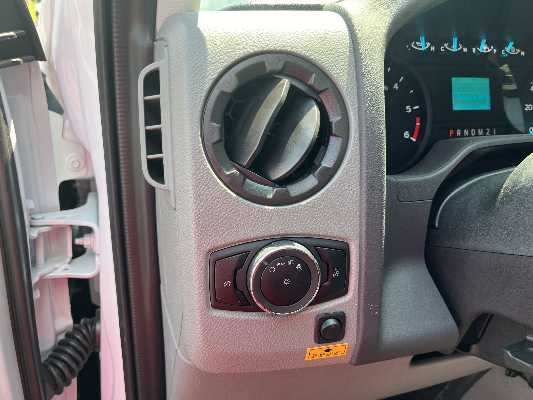 2025 Ford E-Series Cutaway Base 12ft Box