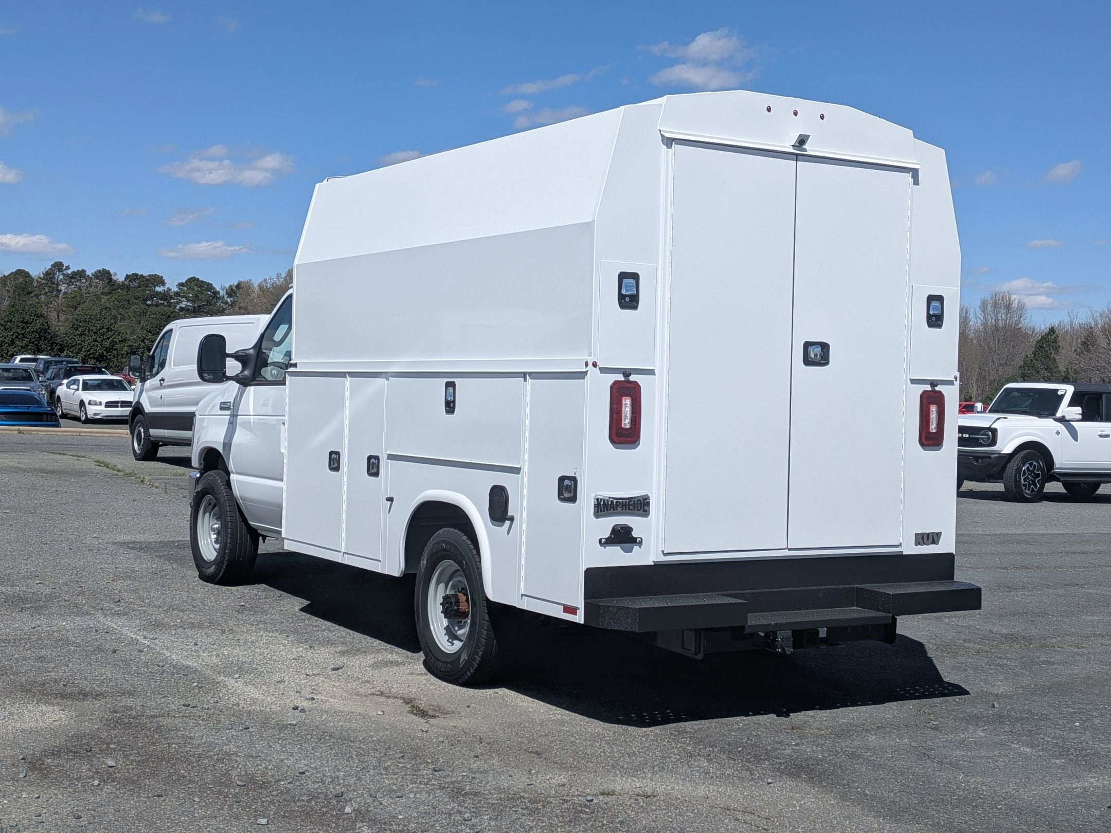 2026 Ford E-Series Cutaway Base