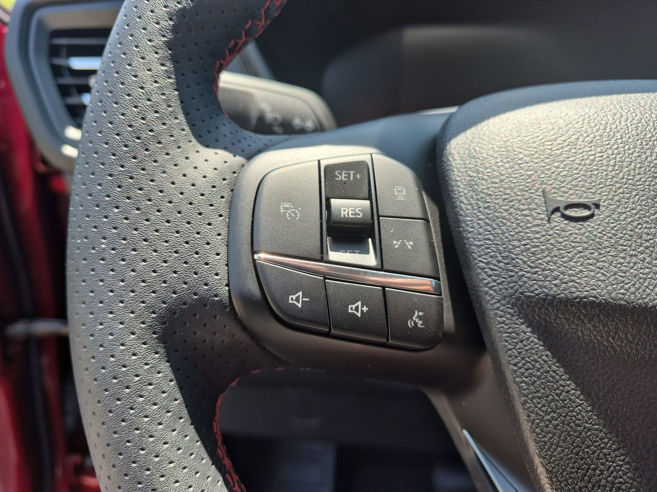 2025 Ford Escape ST-Line - Crossroads Courtesy Demo