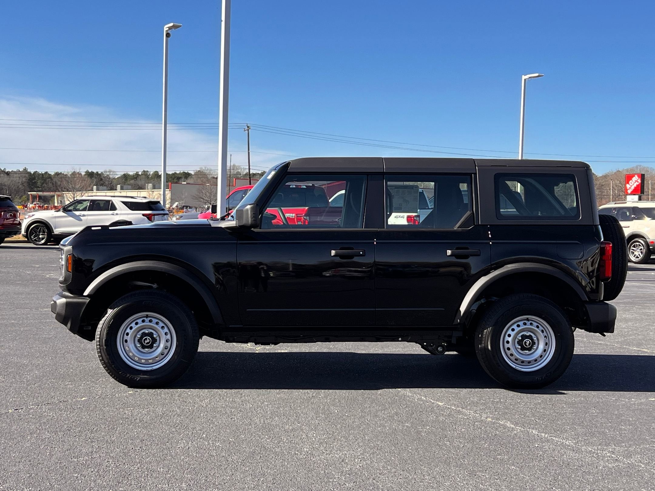 2025 Ford Bronco Base
