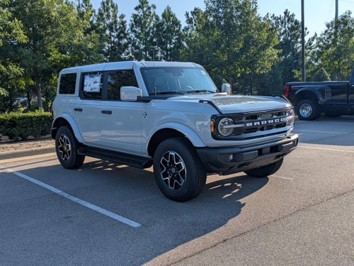 2026 Ford Bronco Outer Banks Custom Wheels / Lift