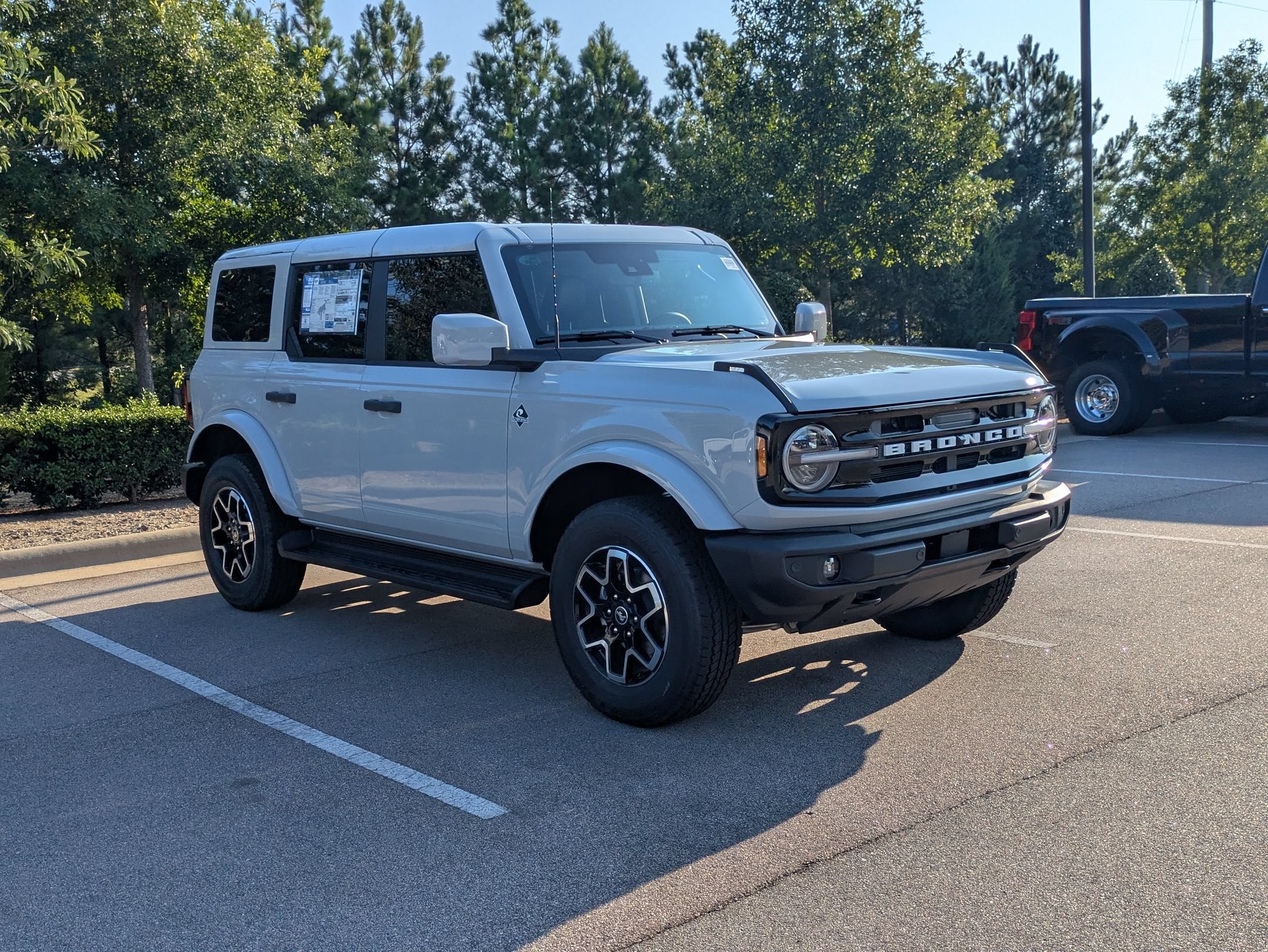 2026 Ford Bronco Outer Banks Custom Wheels / Lift