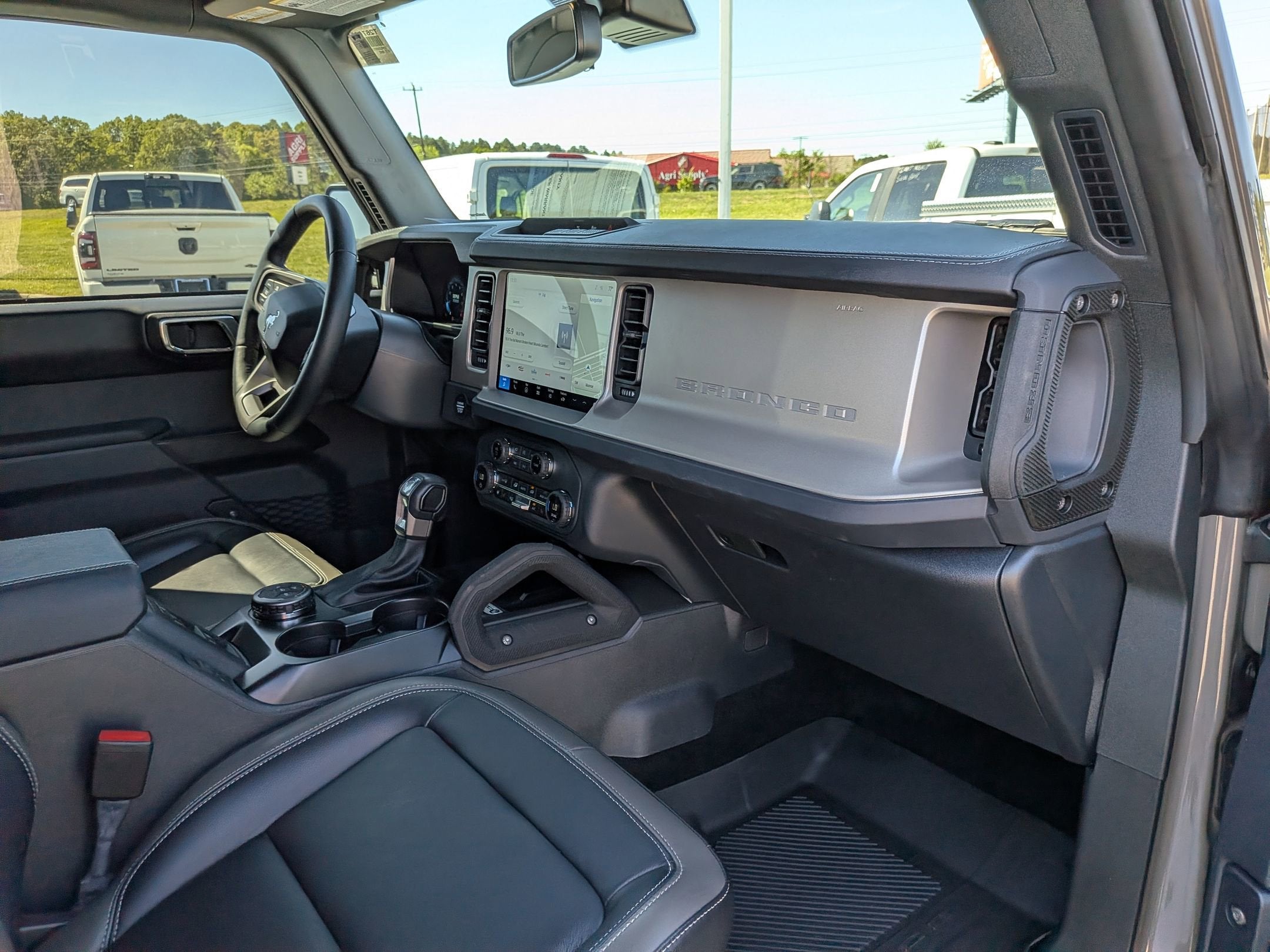 2025 Ford Bronco Outer Banks Custom Wheels / Lift