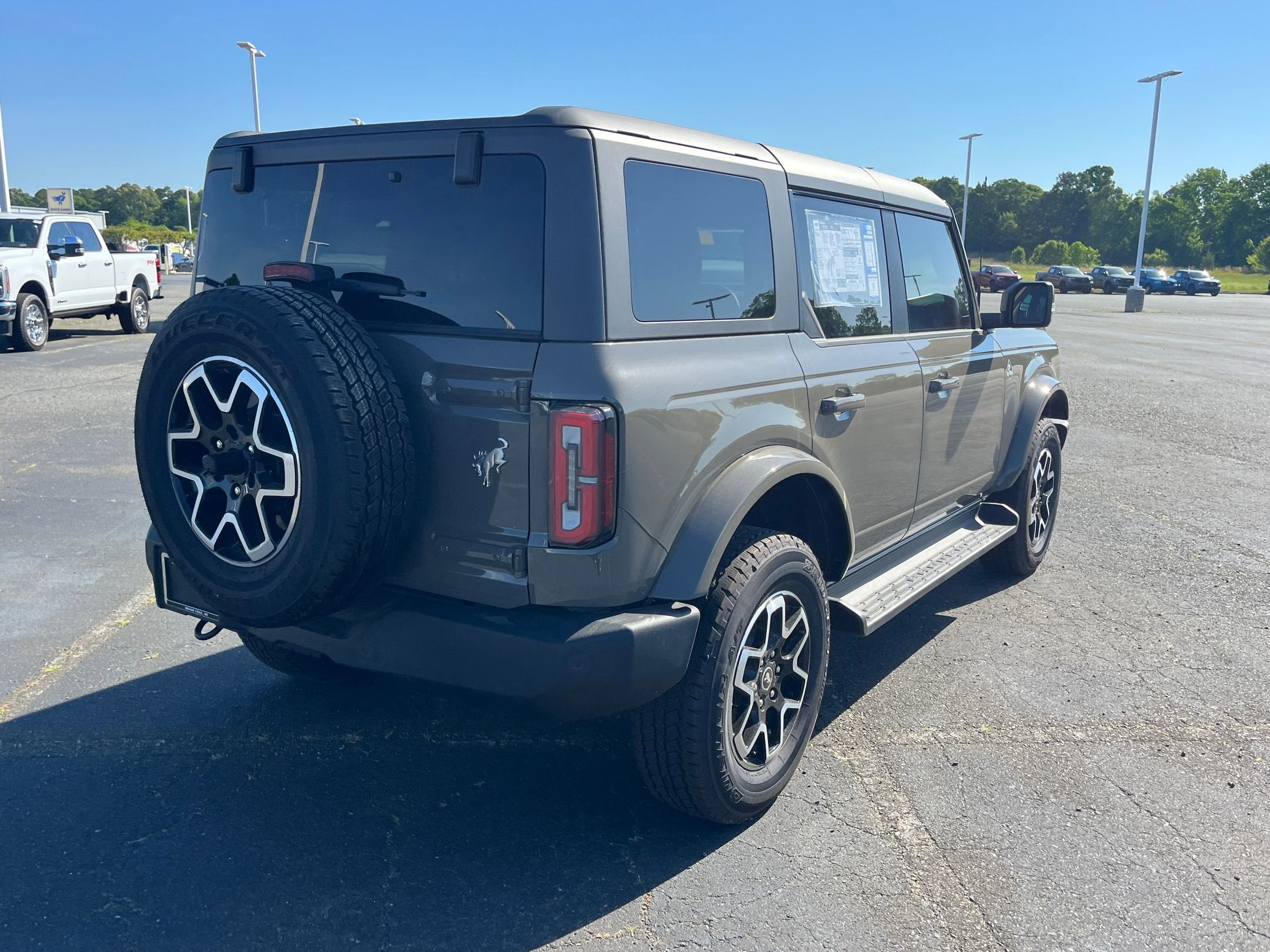 2025 Ford Bronco Outer Banks - Crossroads Courtesy Demo