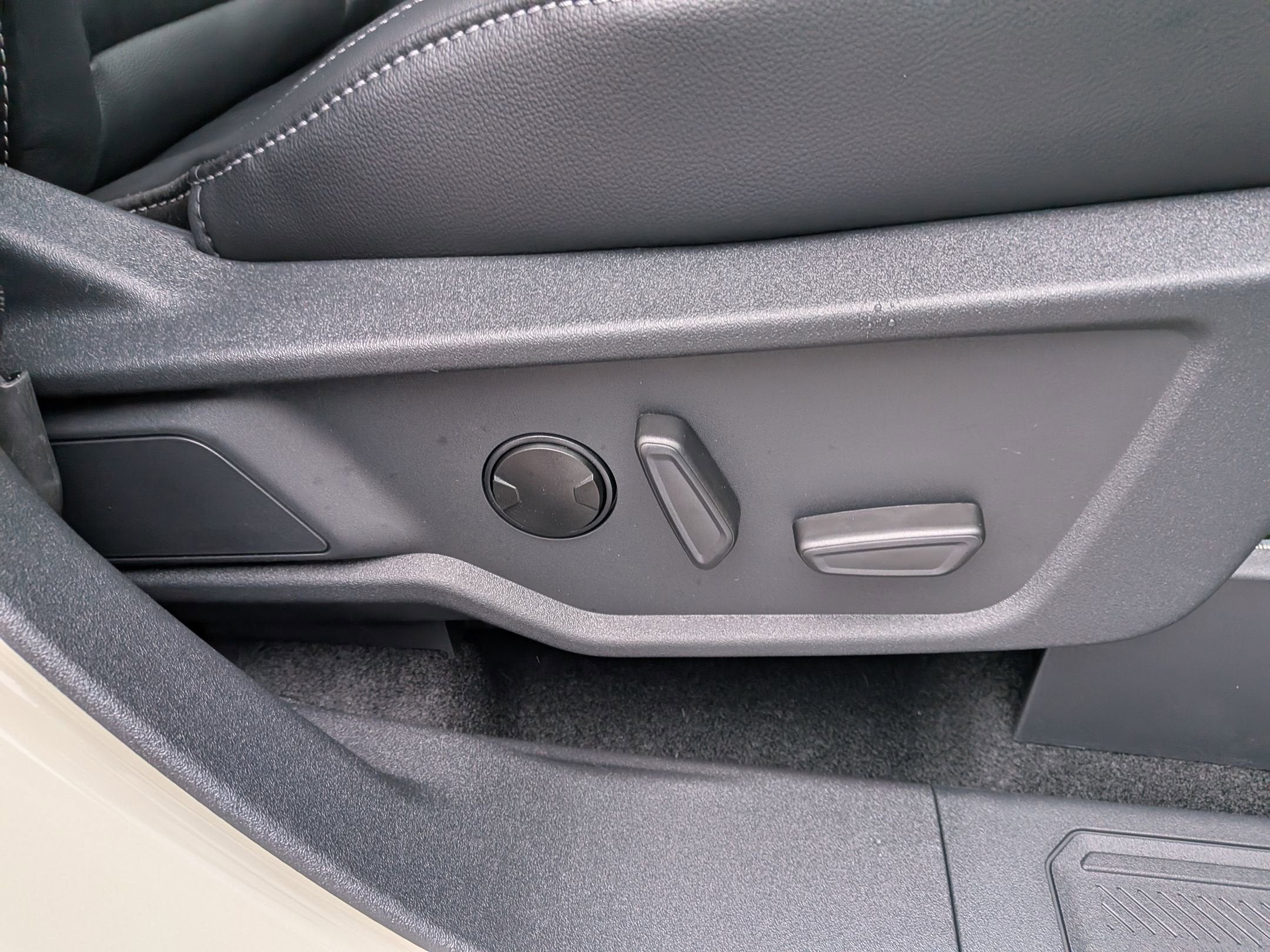 2025 Ford Bronco Outer Bank Custom Wheels / Lift