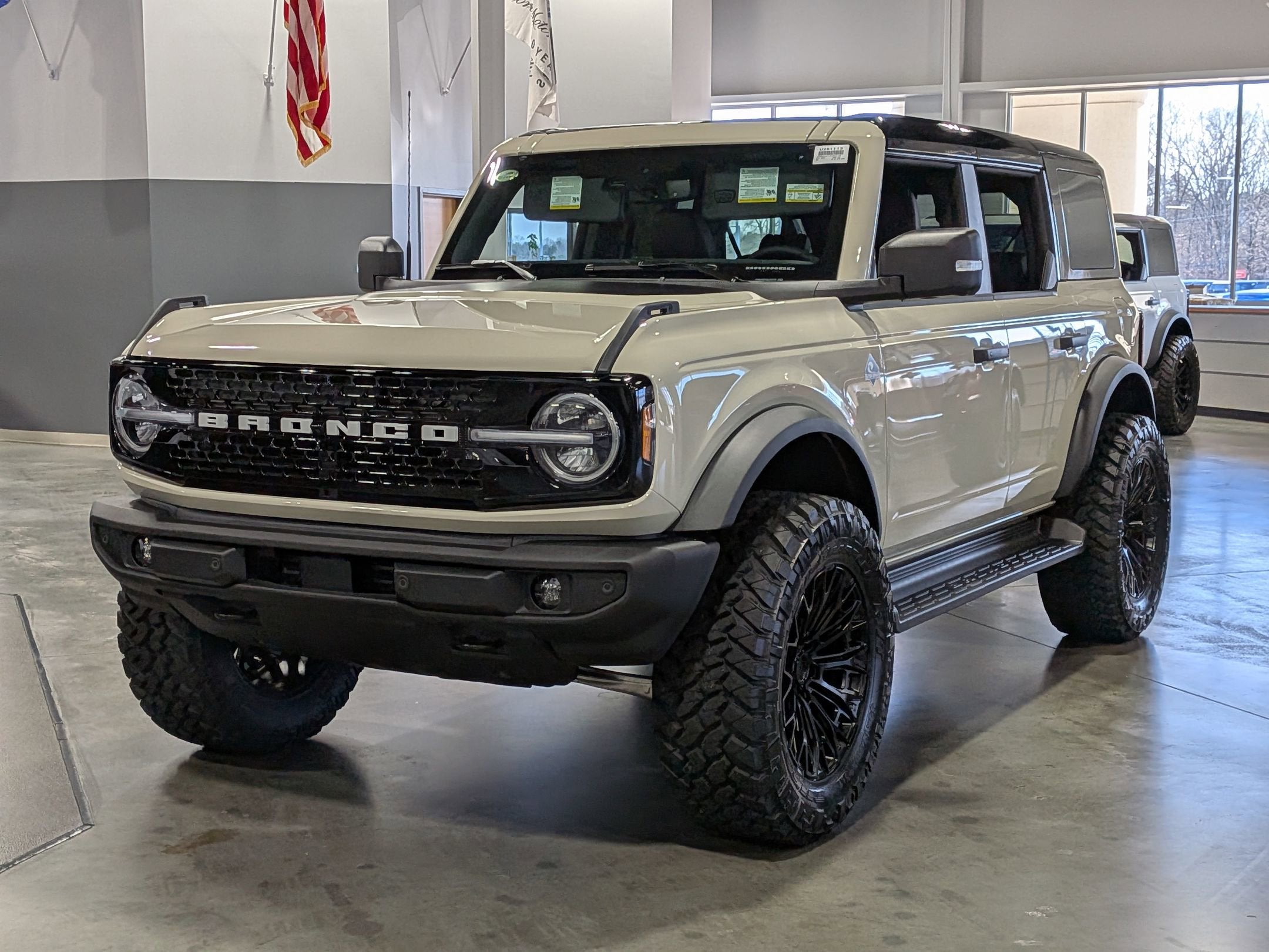 2025 Ford Bronco Outer Bank Custom Wheels / Lift