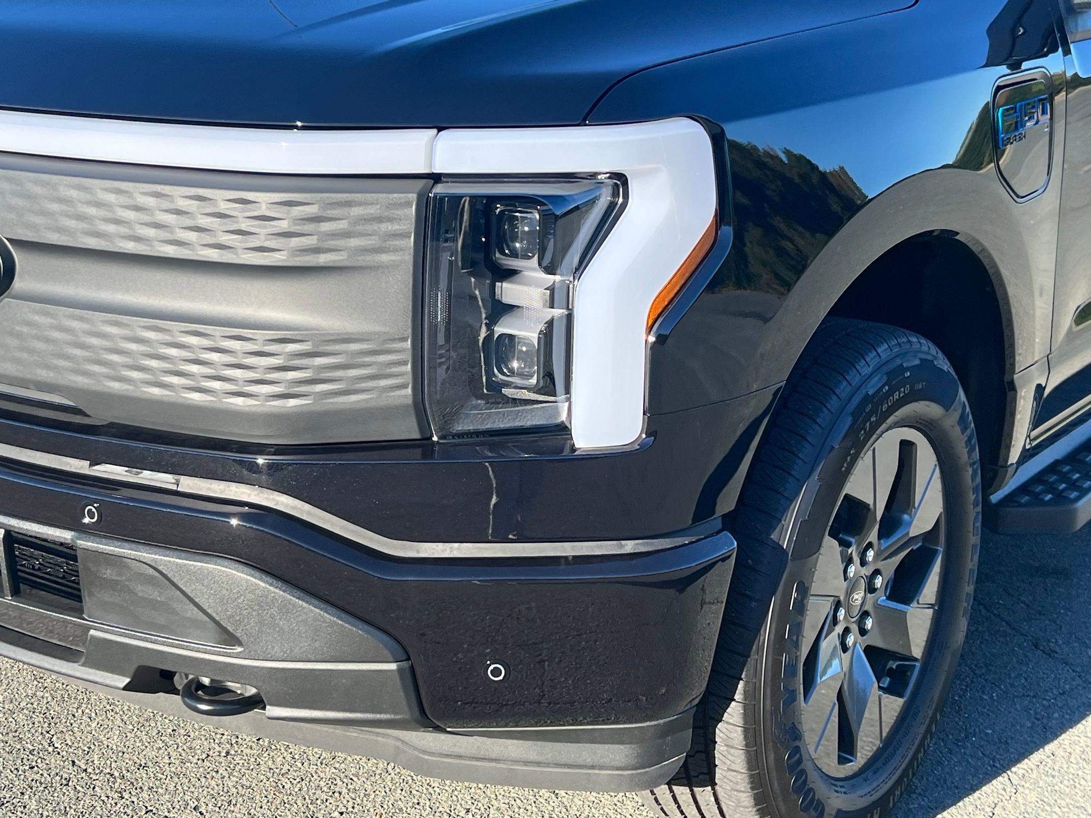 2025 Ford F-150 Lightning Flash