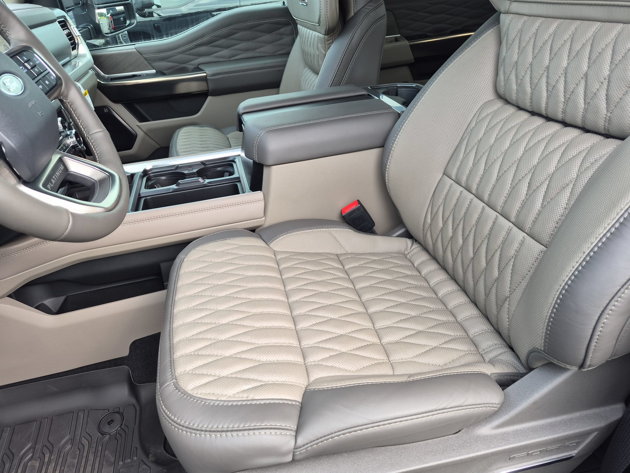 2026 Ford Super Duty F-250 SRW Platinum