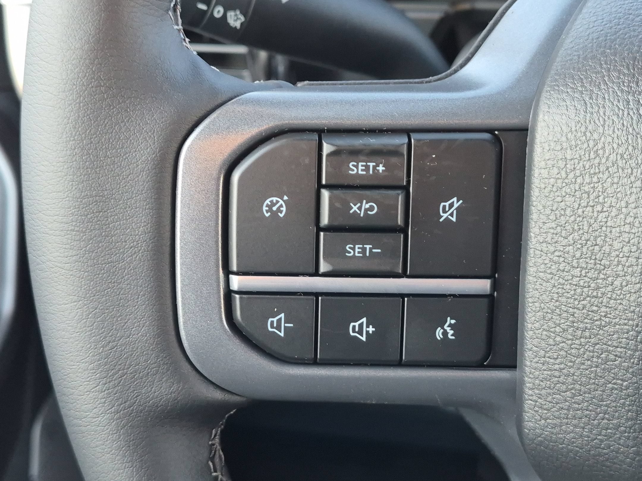 2027 Ford Super Duty F-250 SRW LARIAT