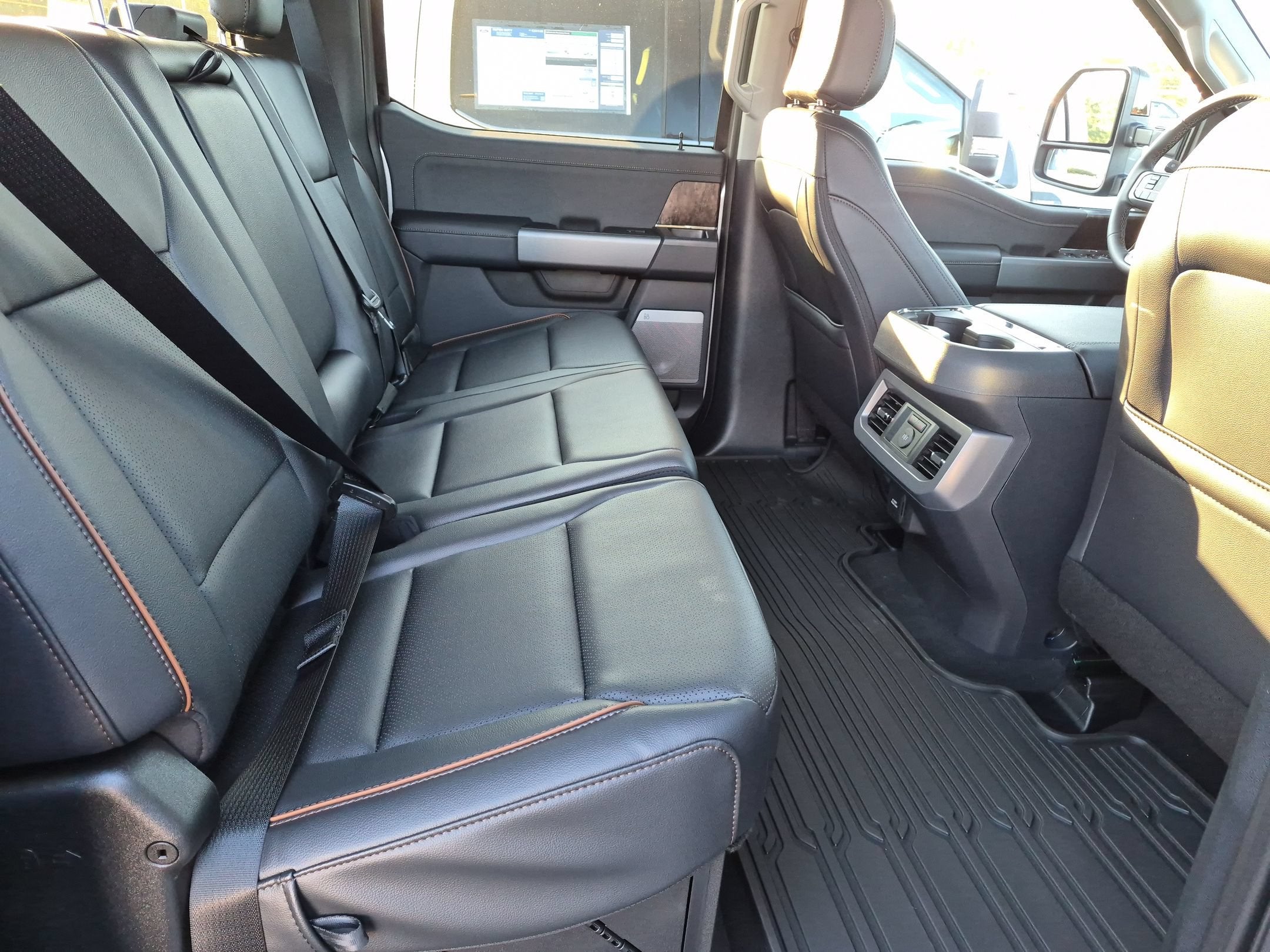 2027 Ford Super Duty F-250 SRW LARIAT