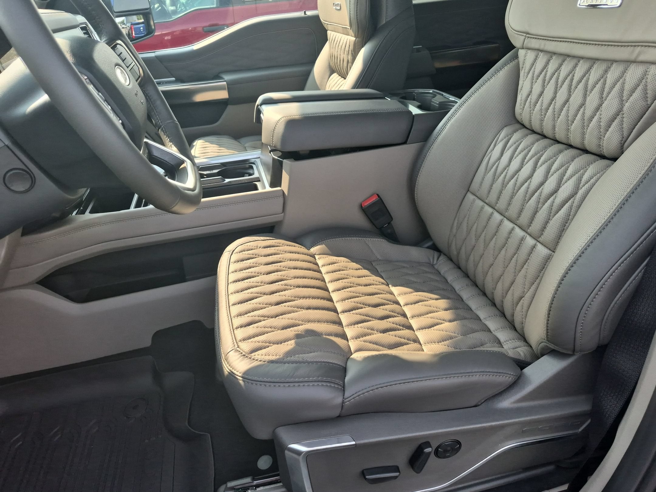 2026 Ford Super Duty F-350 SRW Platinum