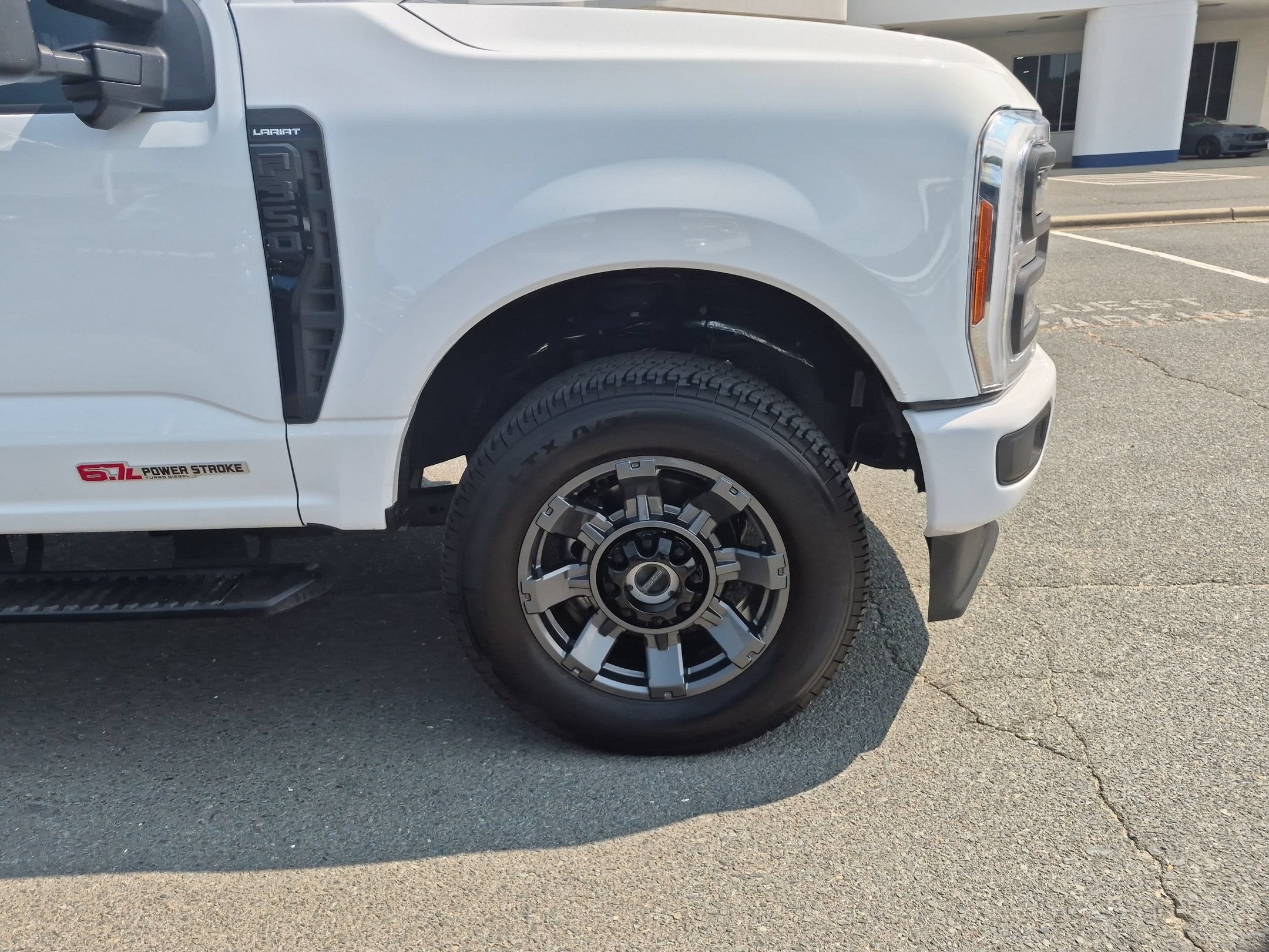 2023 Ford Super Duty F-350 SRW LARIAT
