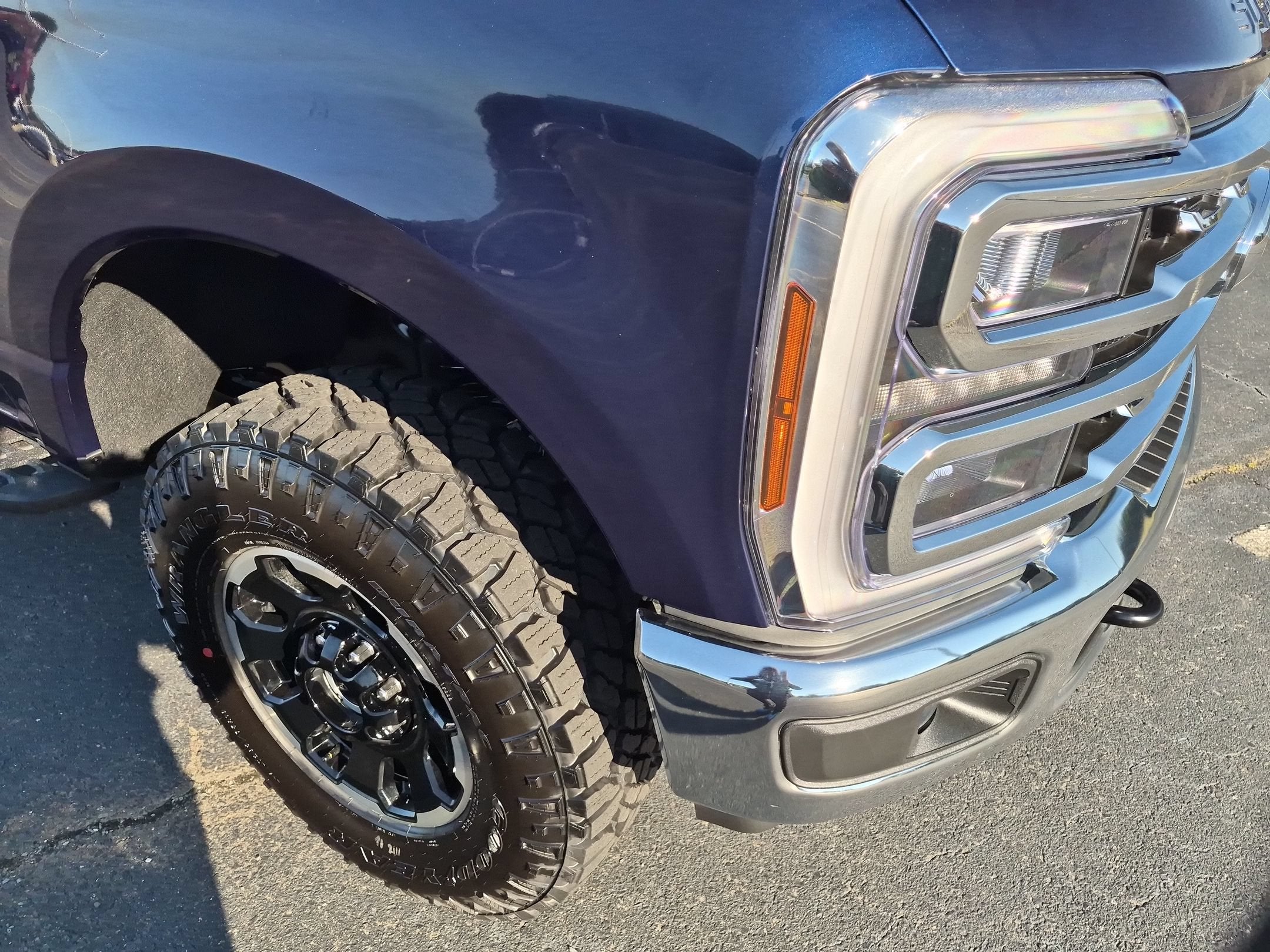 2027 Ford Super Duty F-350 SRW XLT
