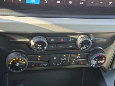 2027 Ford Super Duty F-350 SRW XLT
