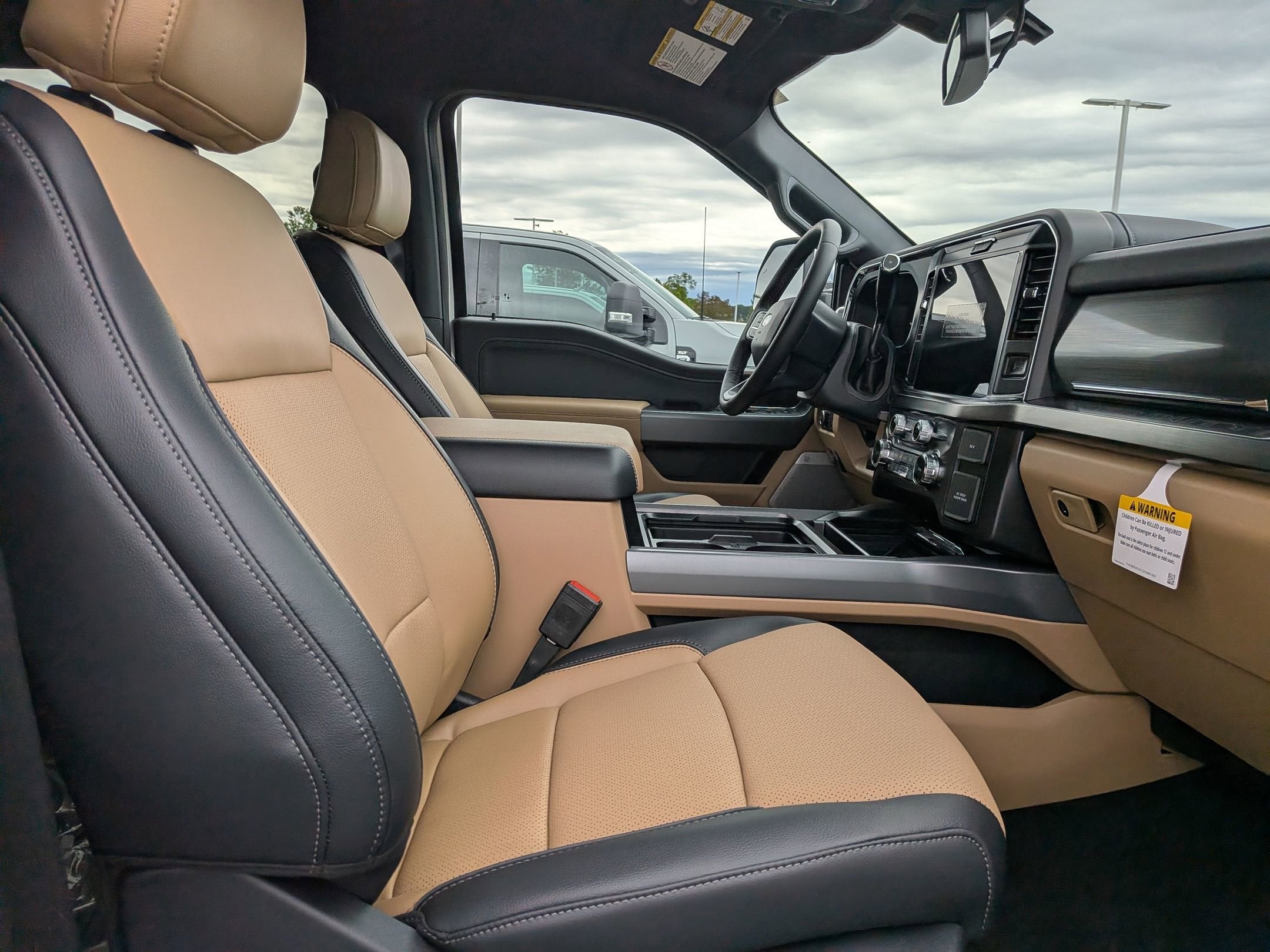 2026 Ford Super Duty F-350 SRW LARIAT