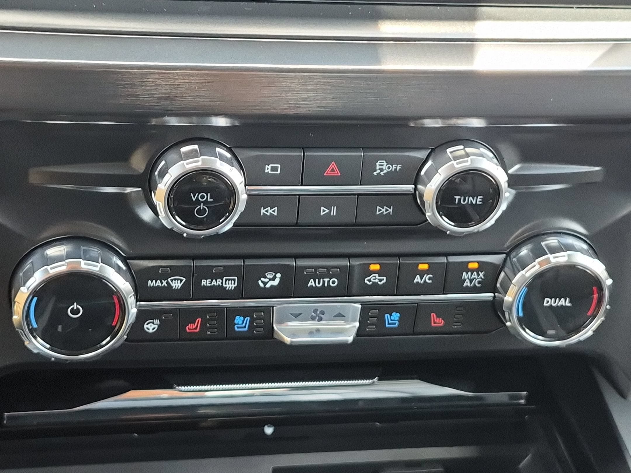 2026 Ford Super Duty F-350 DRW LARIAT