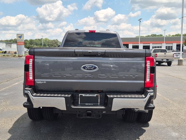 2026 Ford Super Duty F-350 DRW LARIAT