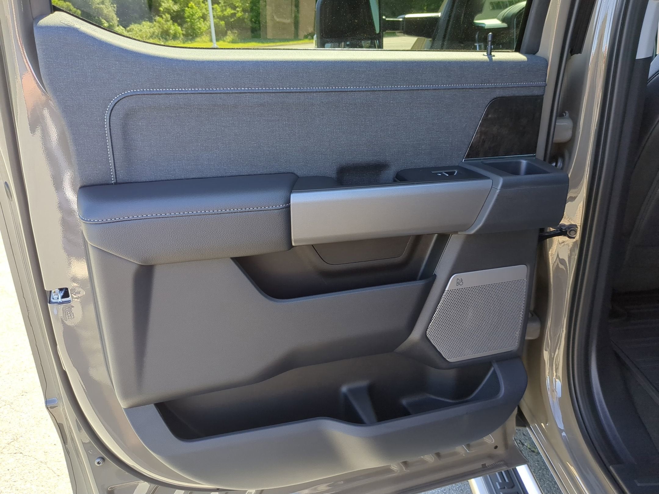 2026 Ford Super Duty F-350 DRW LARIAT