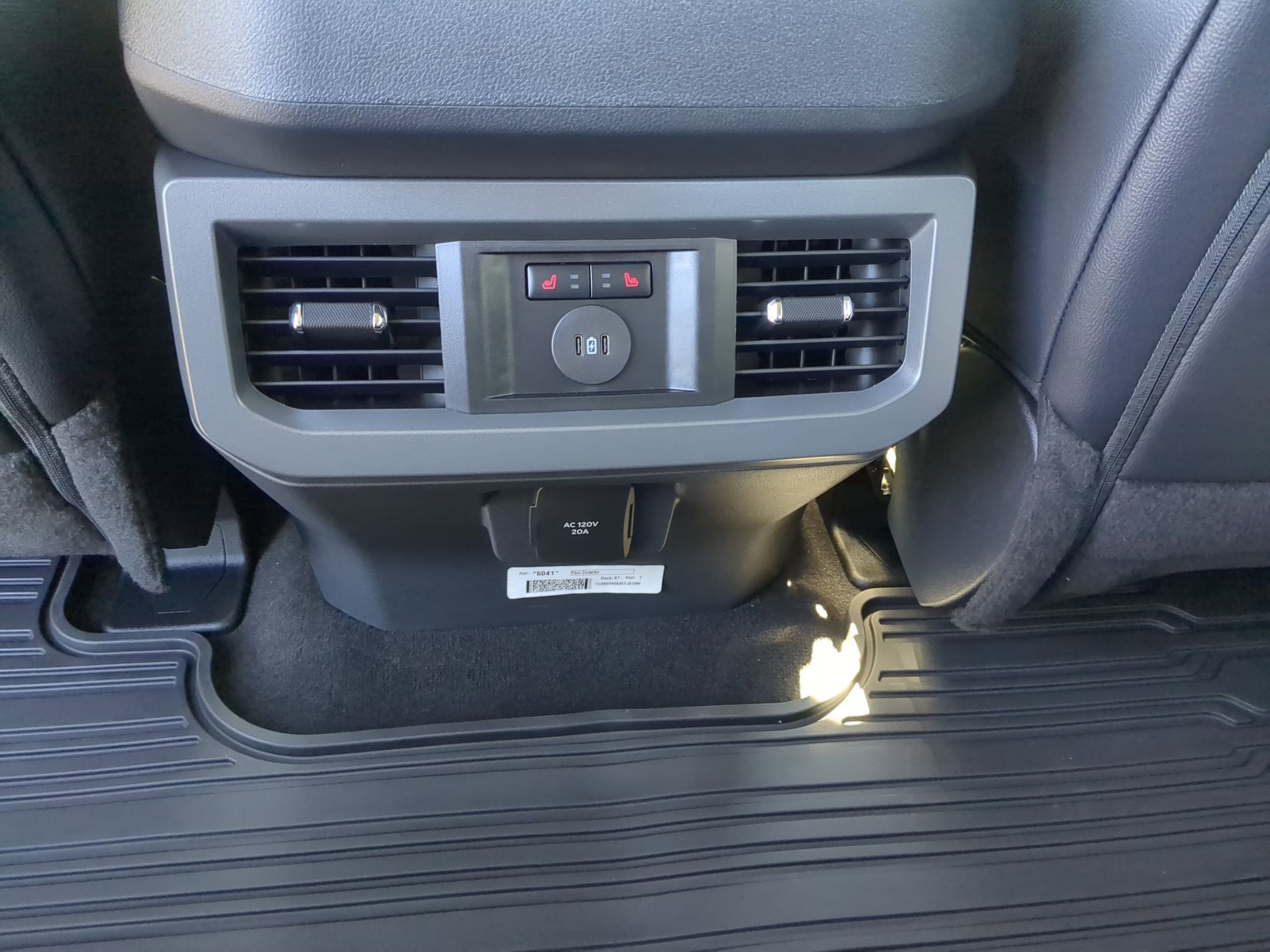 2026 Ford Super Duty F-350 DRW LARIAT