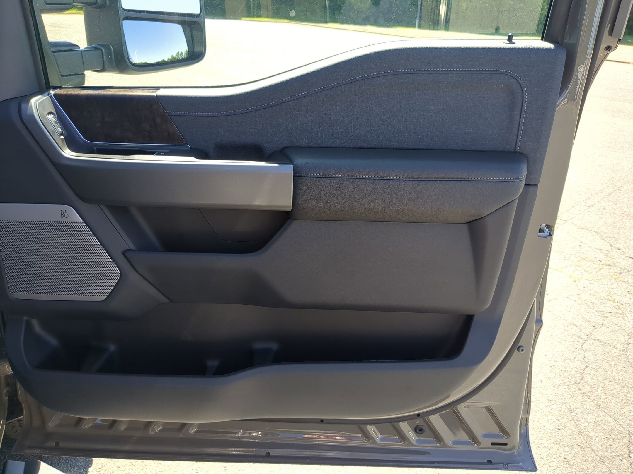 2026 Ford Super Duty F-350 DRW LARIAT