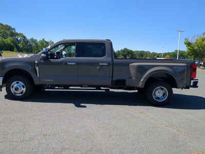 2026 Ford Super Duty F-350 DRW LARIAT