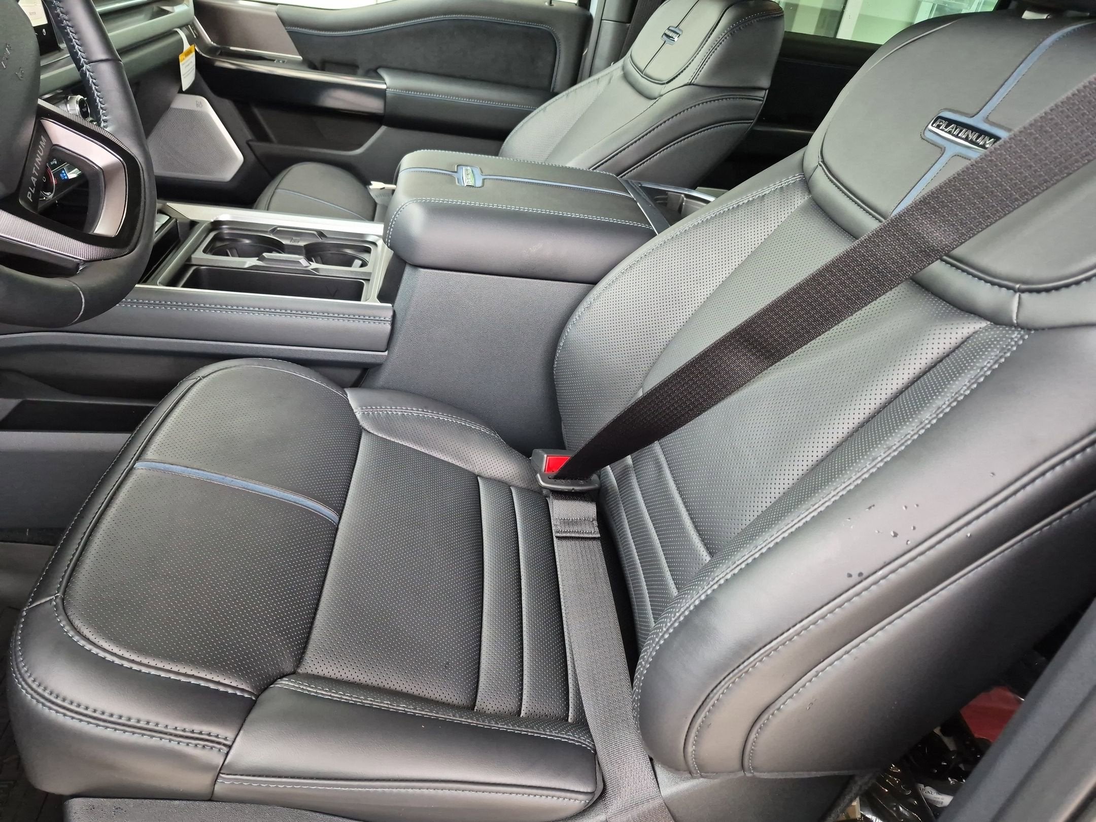 2026 Ford Super Duty F-350 DRW Platinum