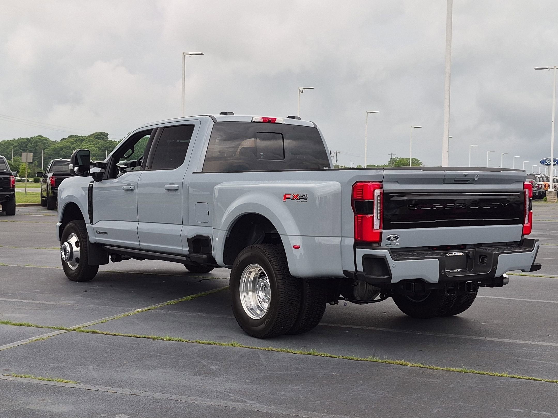 2026 Ford Super Duty F-350 DRW Platinum