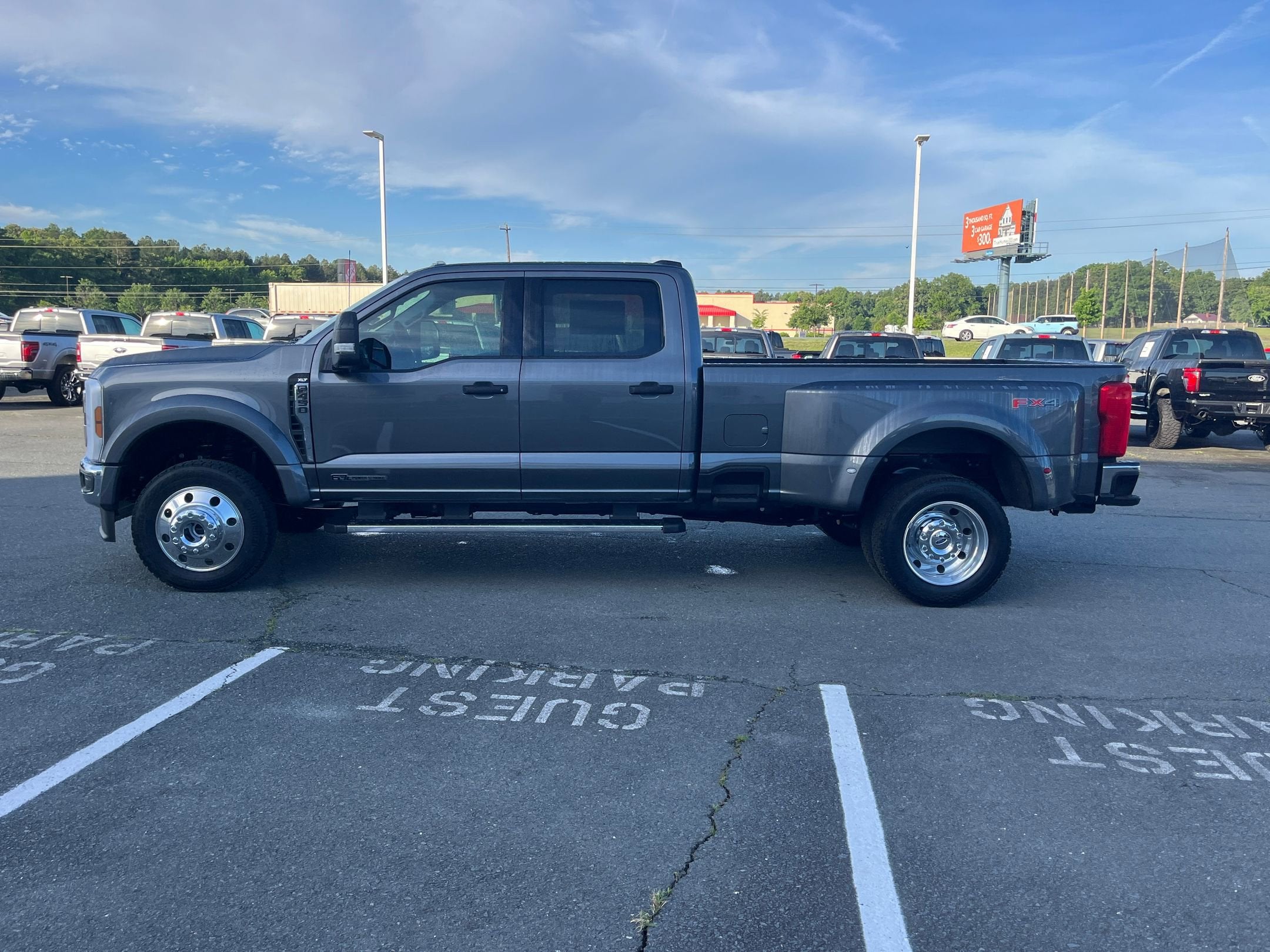 2026 Ford Super Duty F-450 DRW XLT
