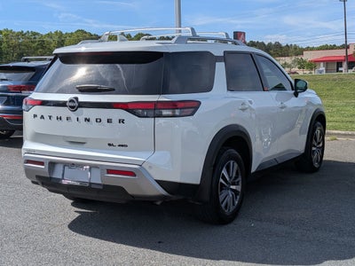2024 Nissan Pathfinder SL