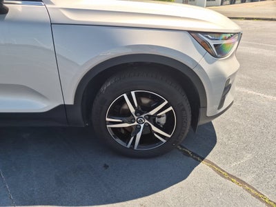 2025 Volvo XC40 Core Bright Theme