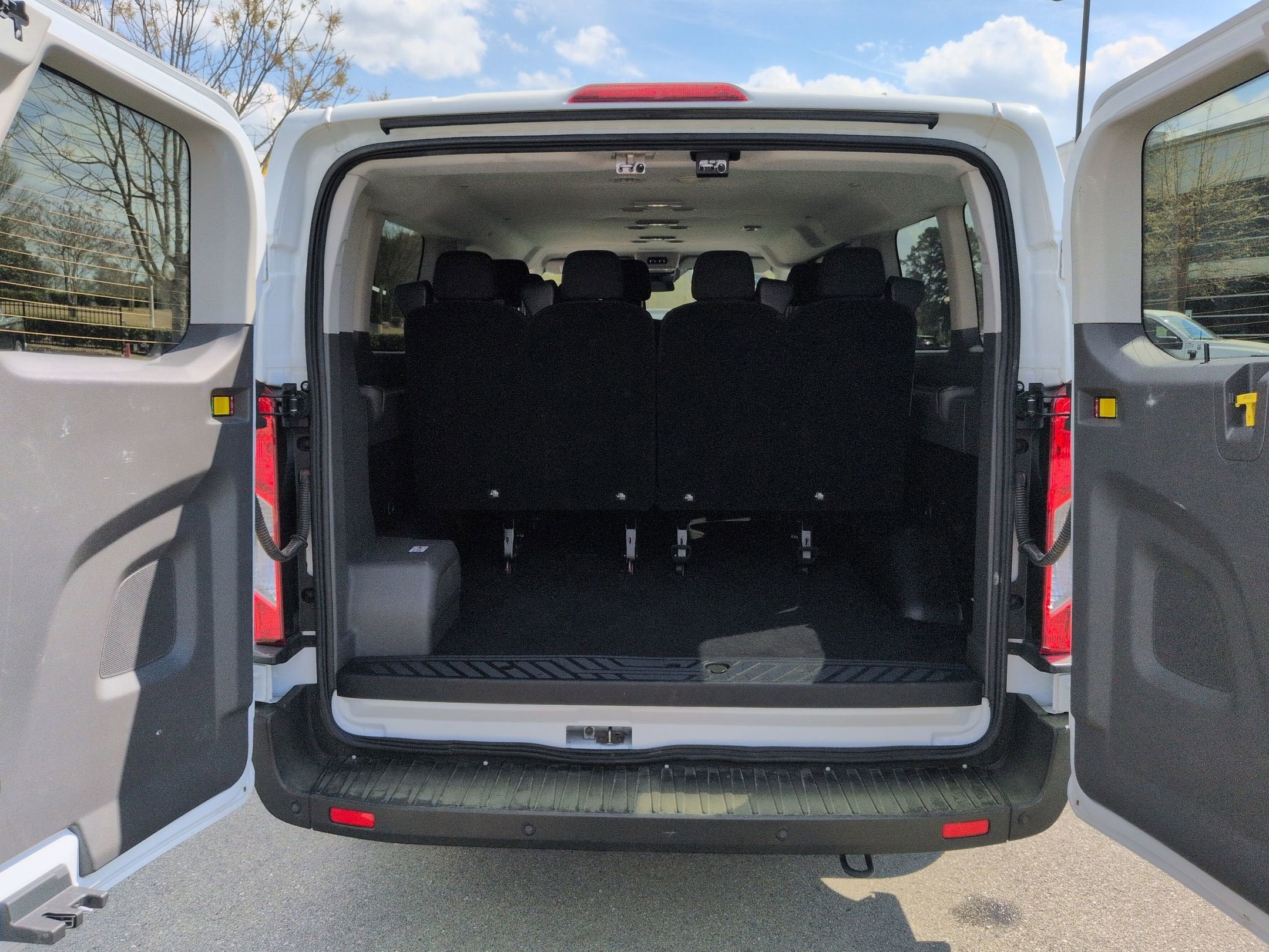 2024 Ford Transit Passenger Wagon XLT