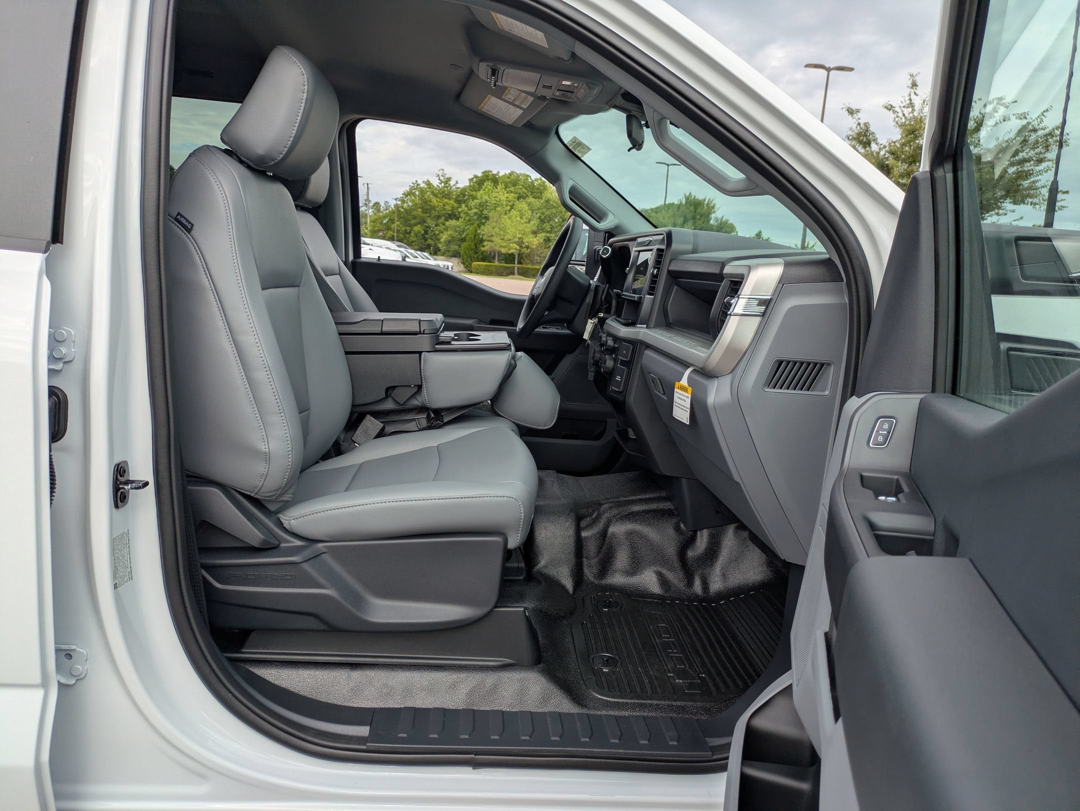 2026 Ford Super Duty F-550 DRW XL