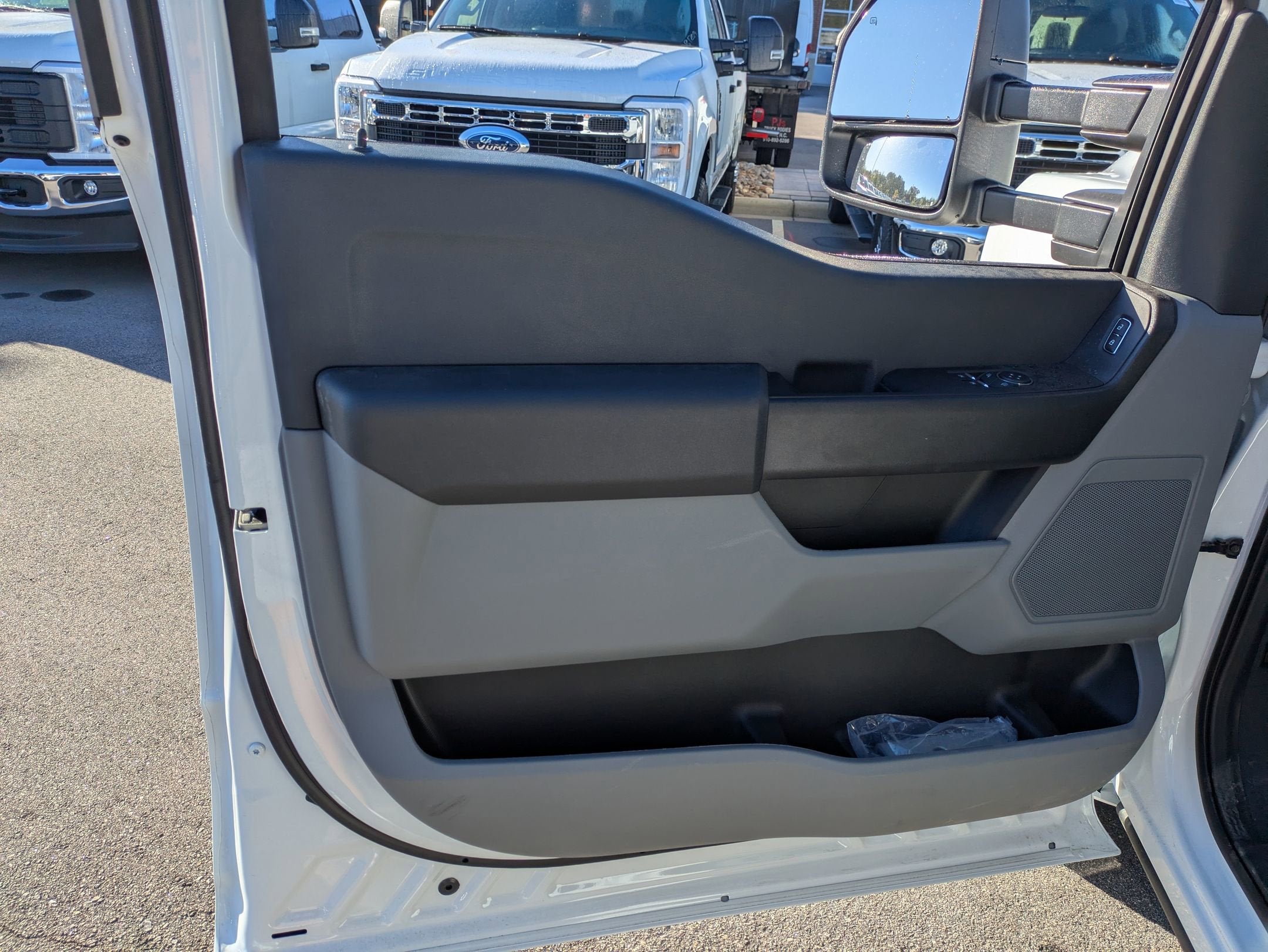 2026 Ford Super Duty F-350 DRW XL