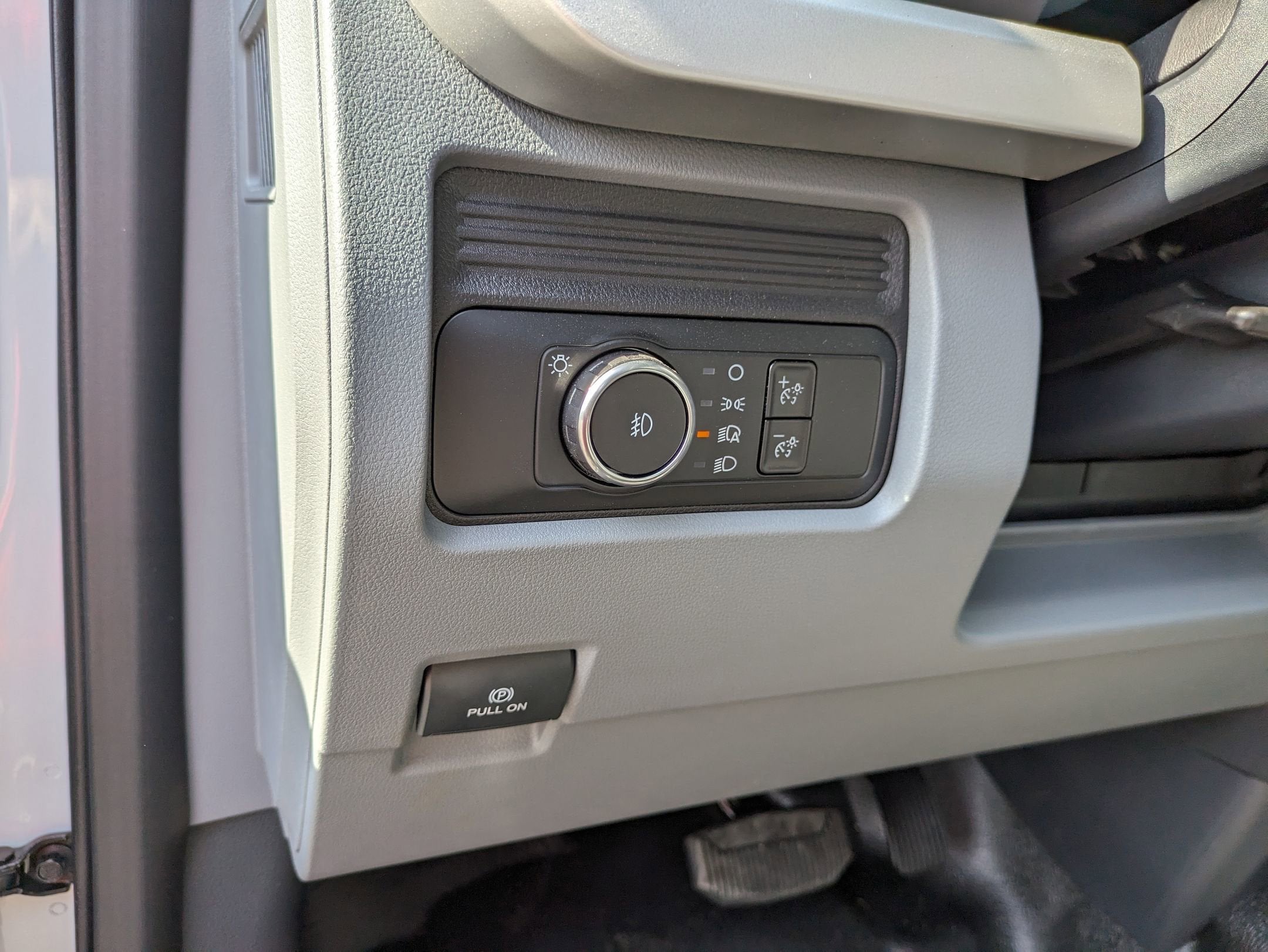 2025 Ford Super Duty F-550 DRW XL