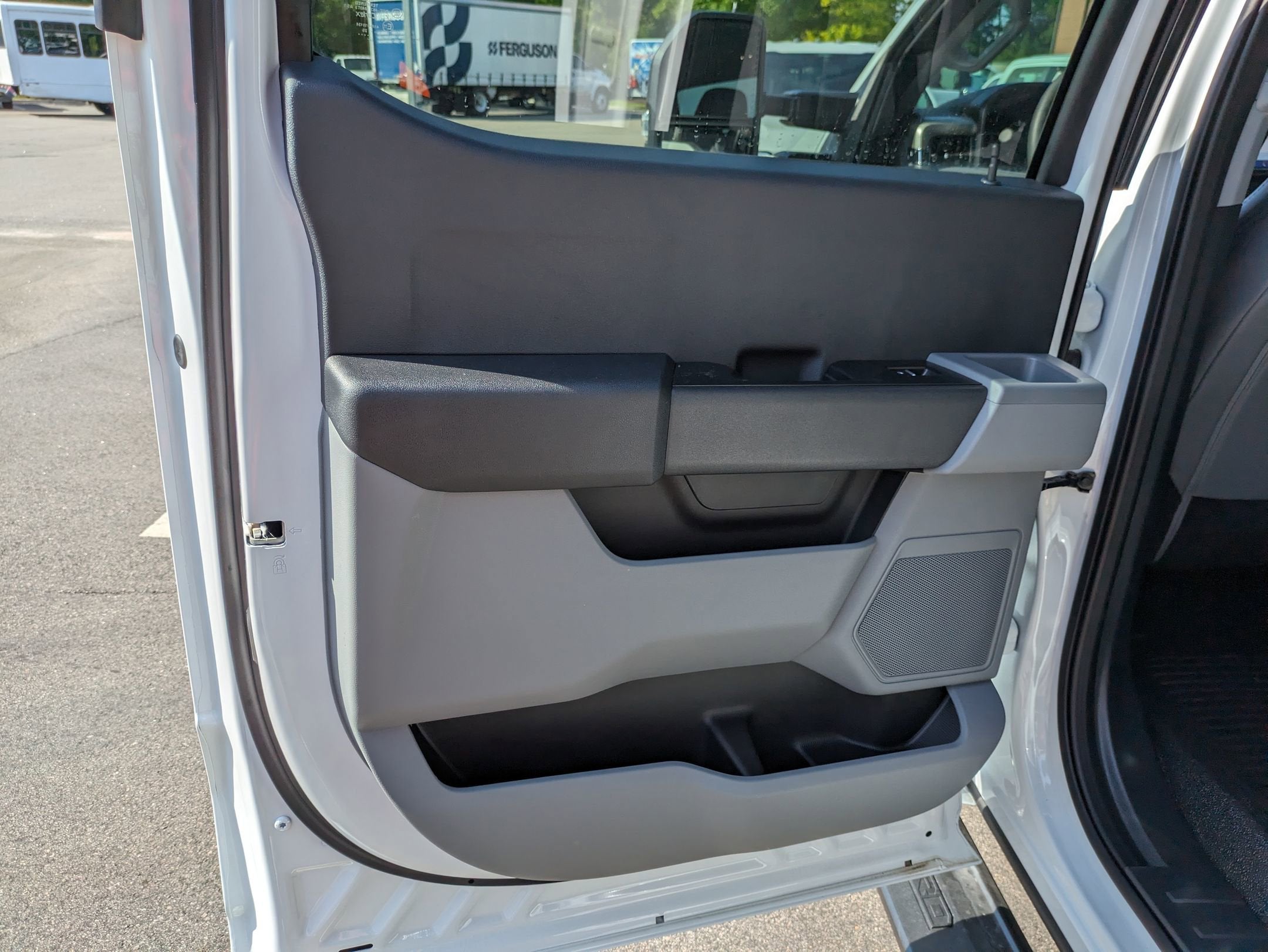 2025 Ford Super Duty F-550 DRW XL