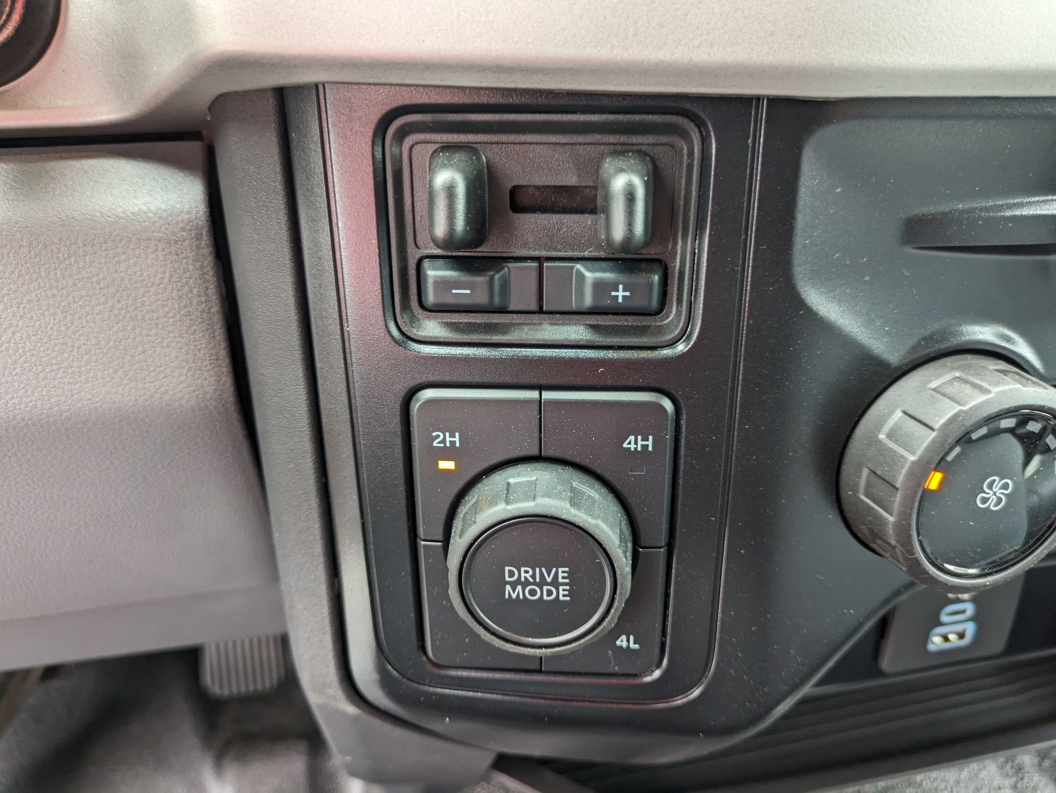 2025 Ford Super Duty F-550 DRW XL