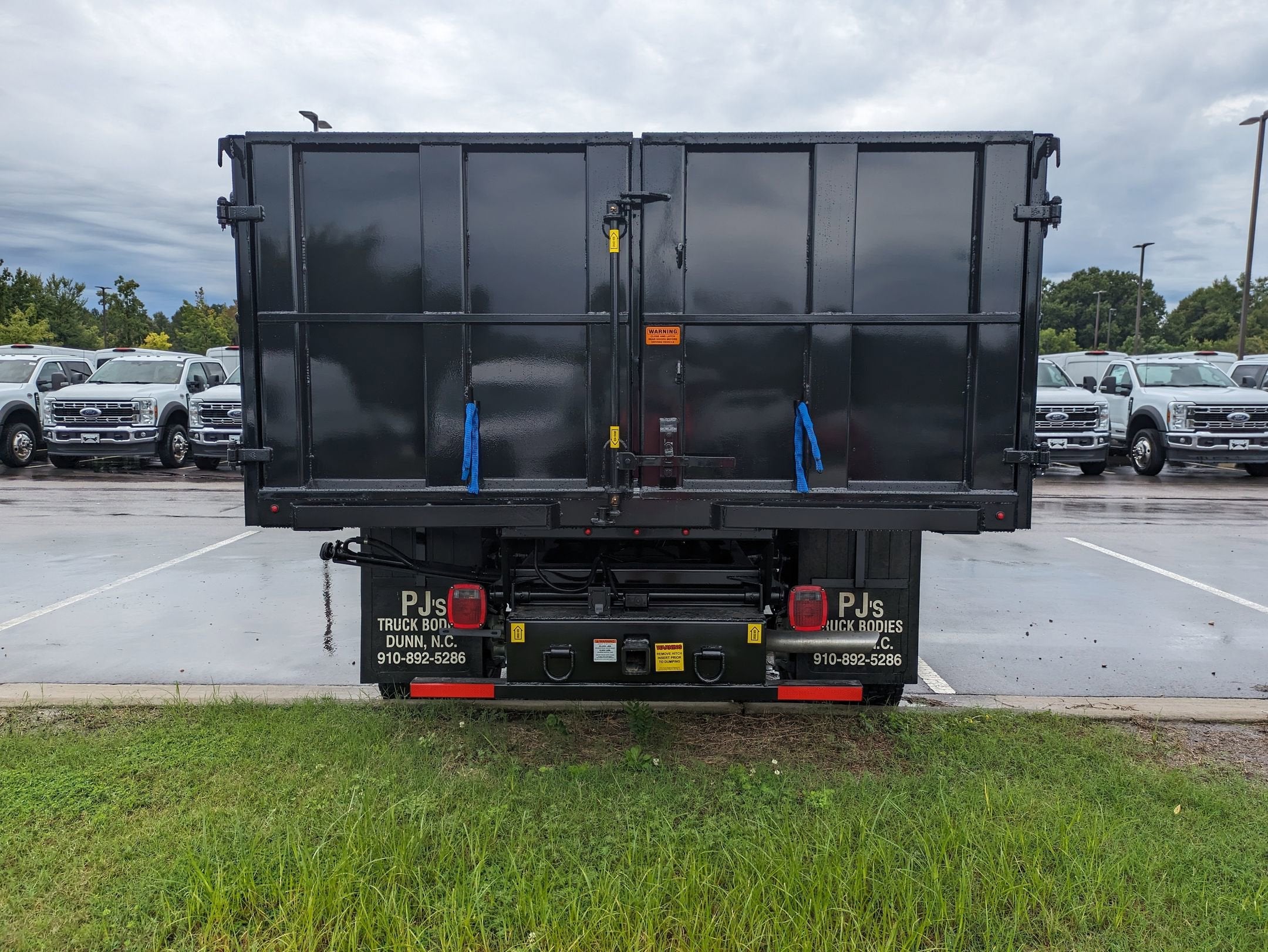 2025 Ford Super Duty F-550 DRW XL